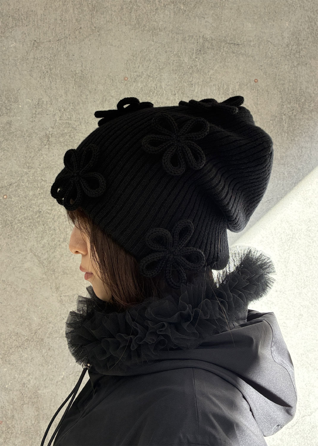 
                  
                    Flower-motif Knit hat
                  
                