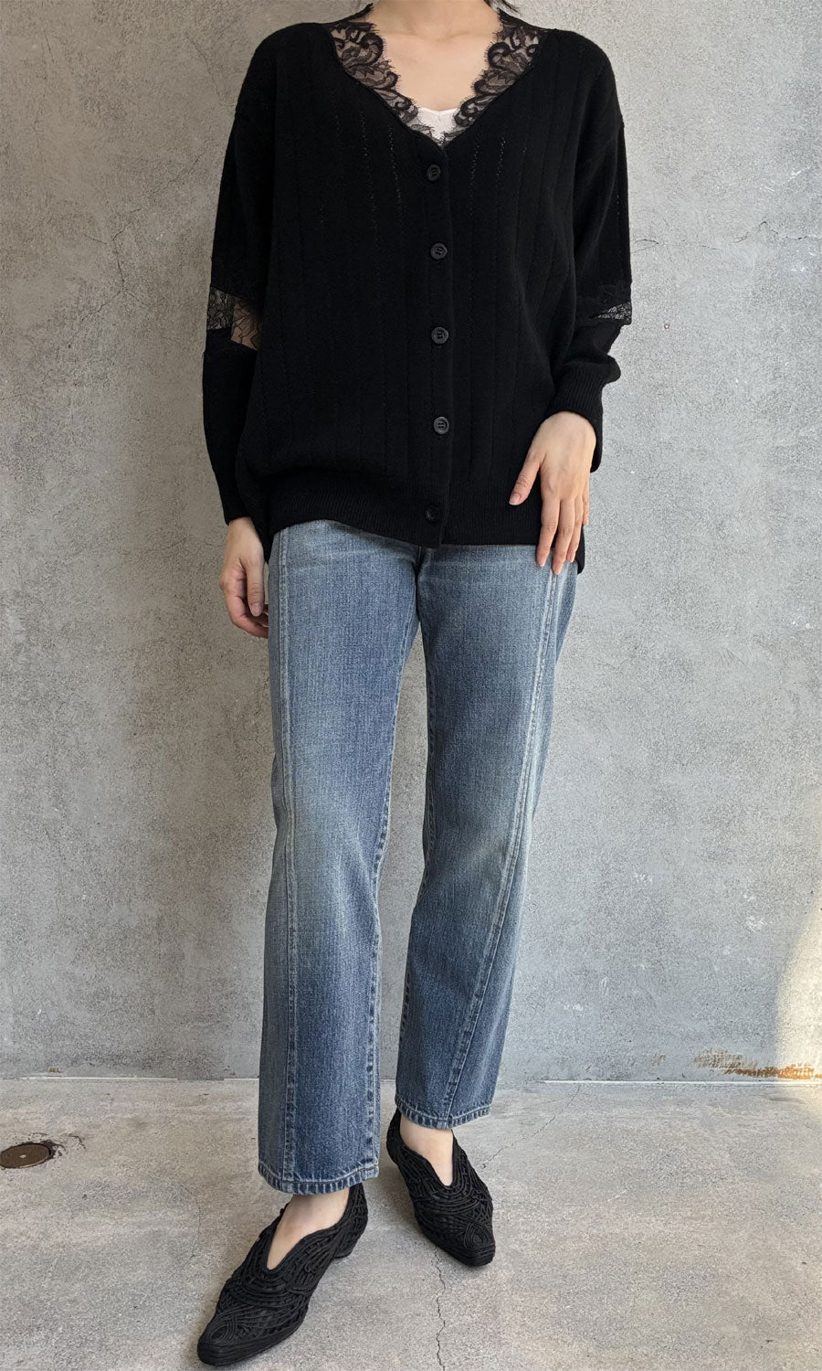 
                  
                    OVERSIZED HAIRY LACE PANELED KNIT CARDIGAN
                  
                