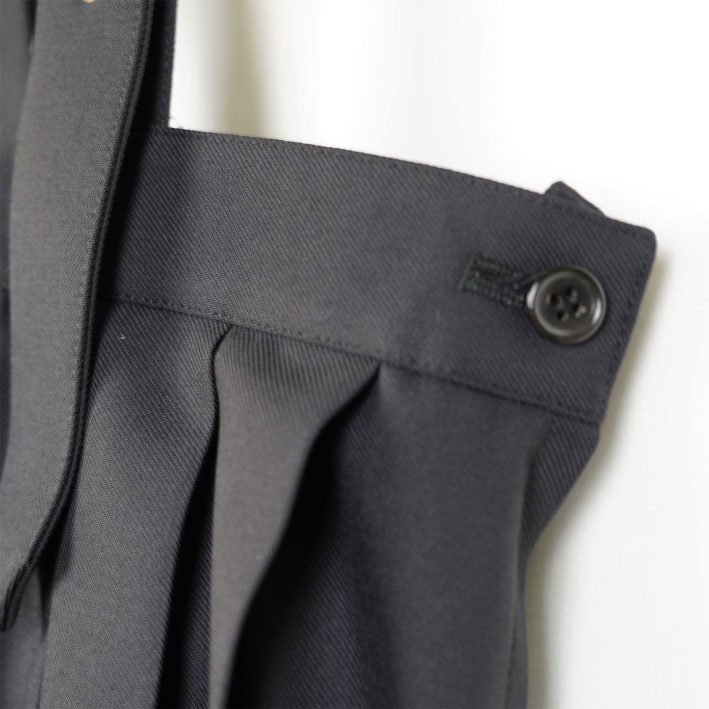 
                  
                    プリーツジャンパースカート-BLACK-
                  
                