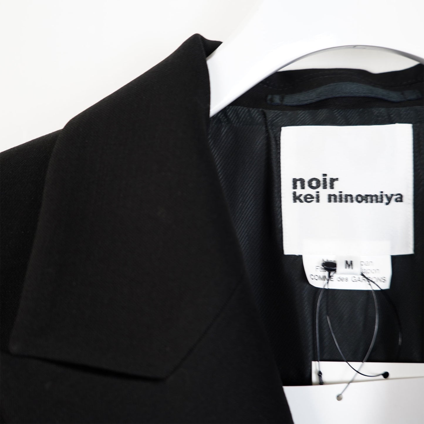 
                  
                    ウール×プリーツジョーゼットコート-BLACK-
                  
                