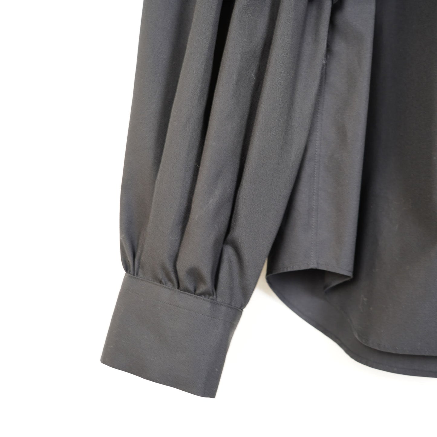 
                  
                    スターチャーム付シャツ-BLACK-
                  
                