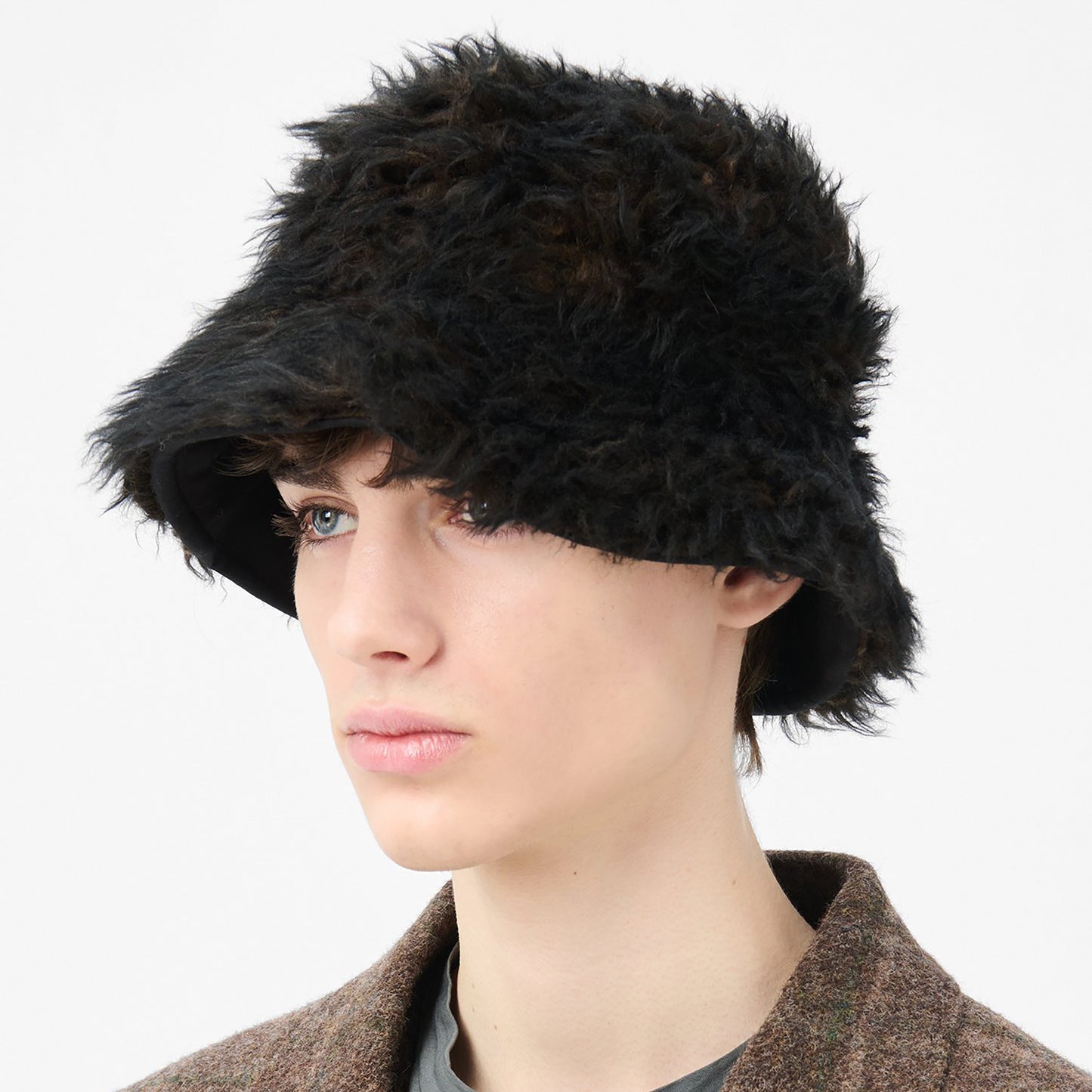 
                  
                    BUCKET HAT
                  
                