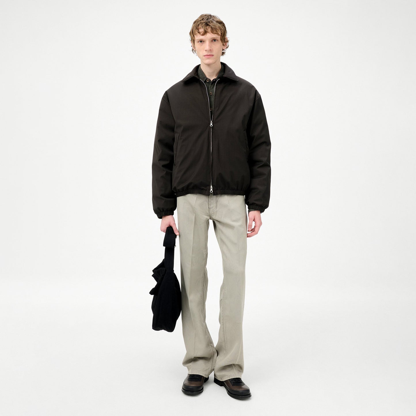 
                  
                    AVENUE PUFFA
                  
                