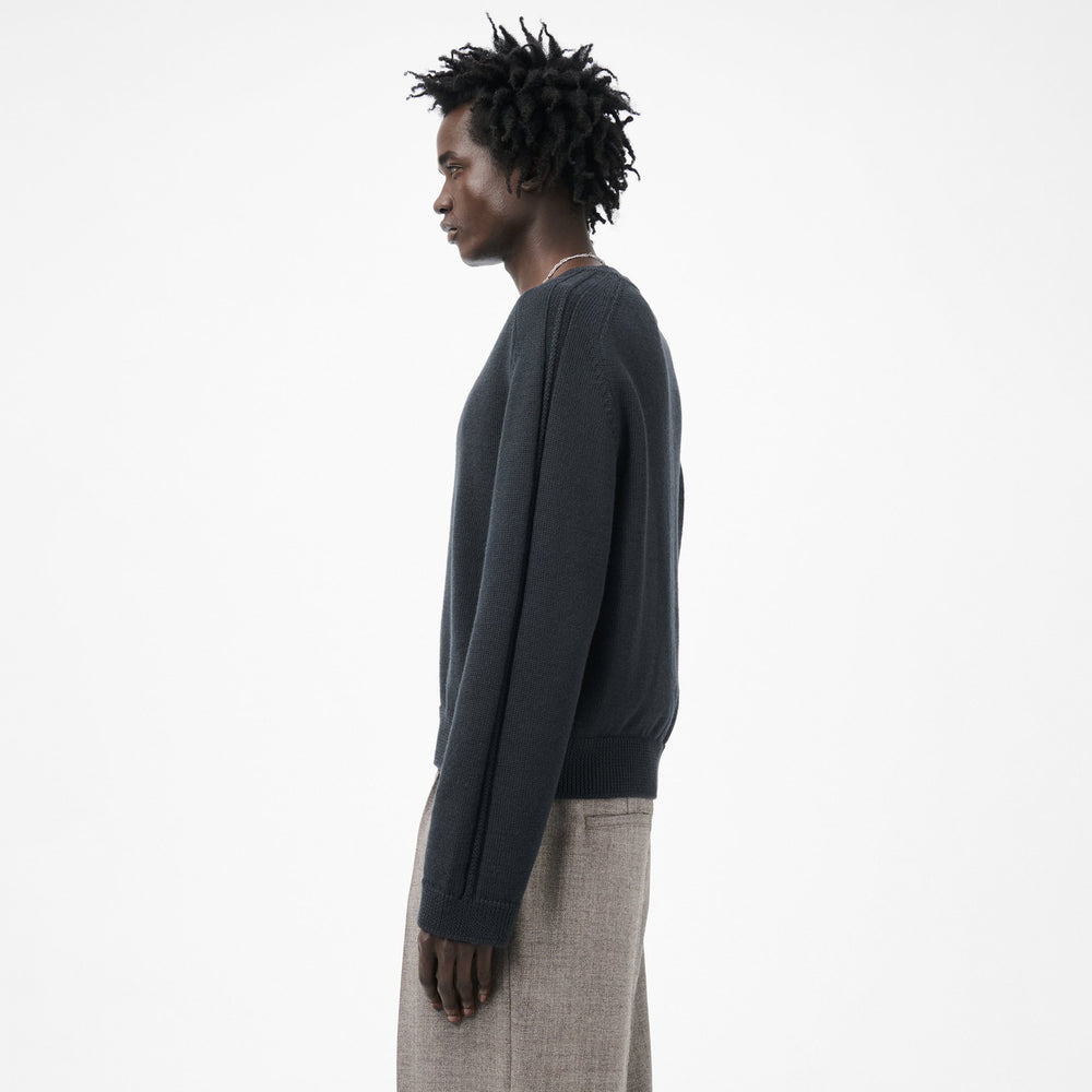 TRUE ROUNDNECK – OBLIGE