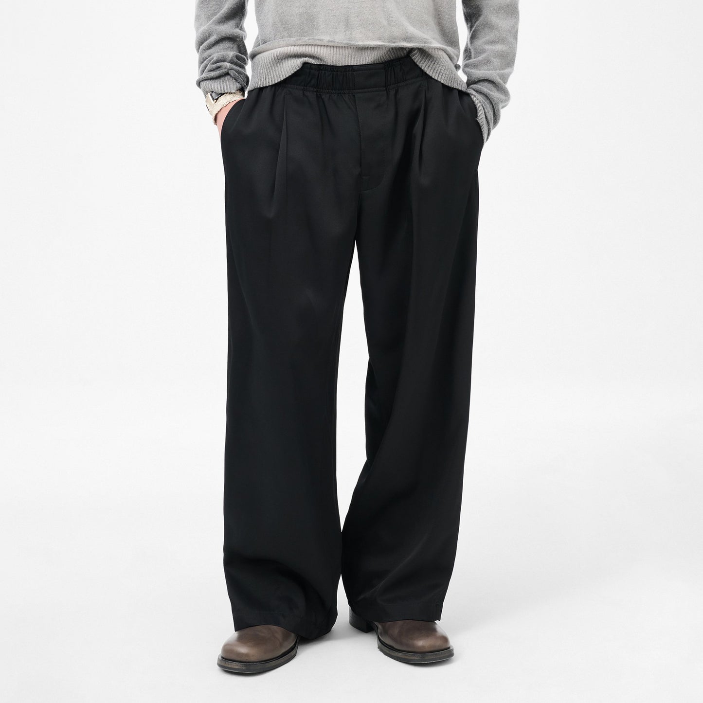 
                  
                    LEISURE TROUSER
                  
                