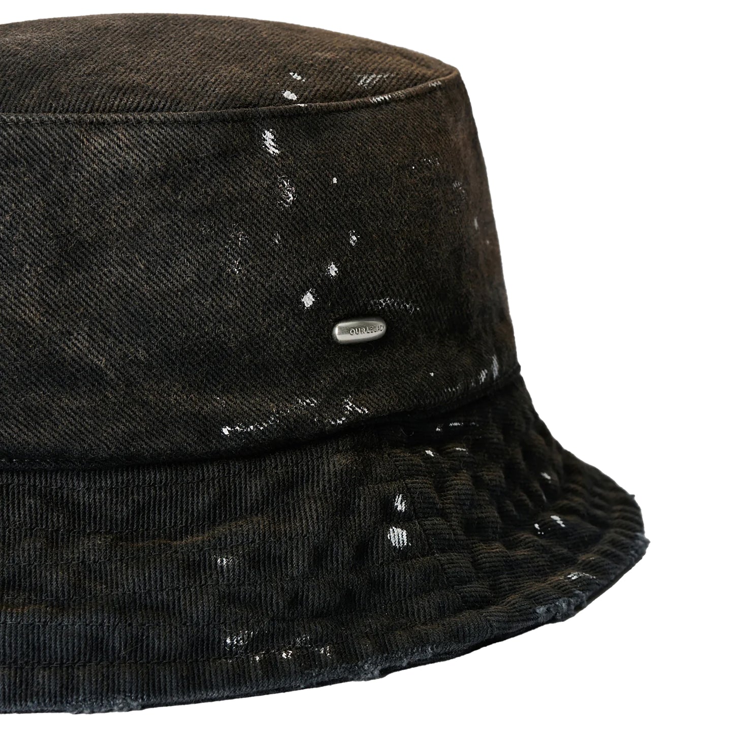 
                  
                    BUCKET HAT
                  
                