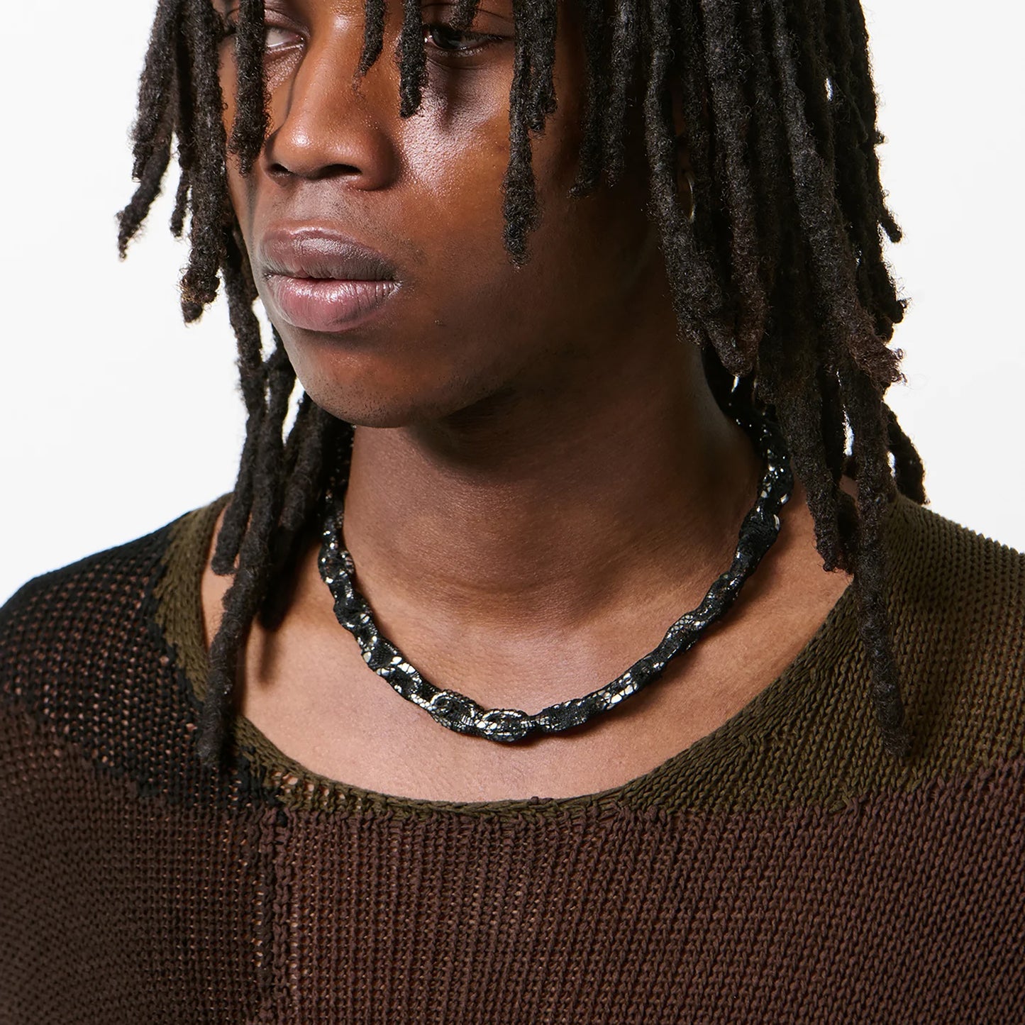 
                  
                    LACE LADON
                  
                