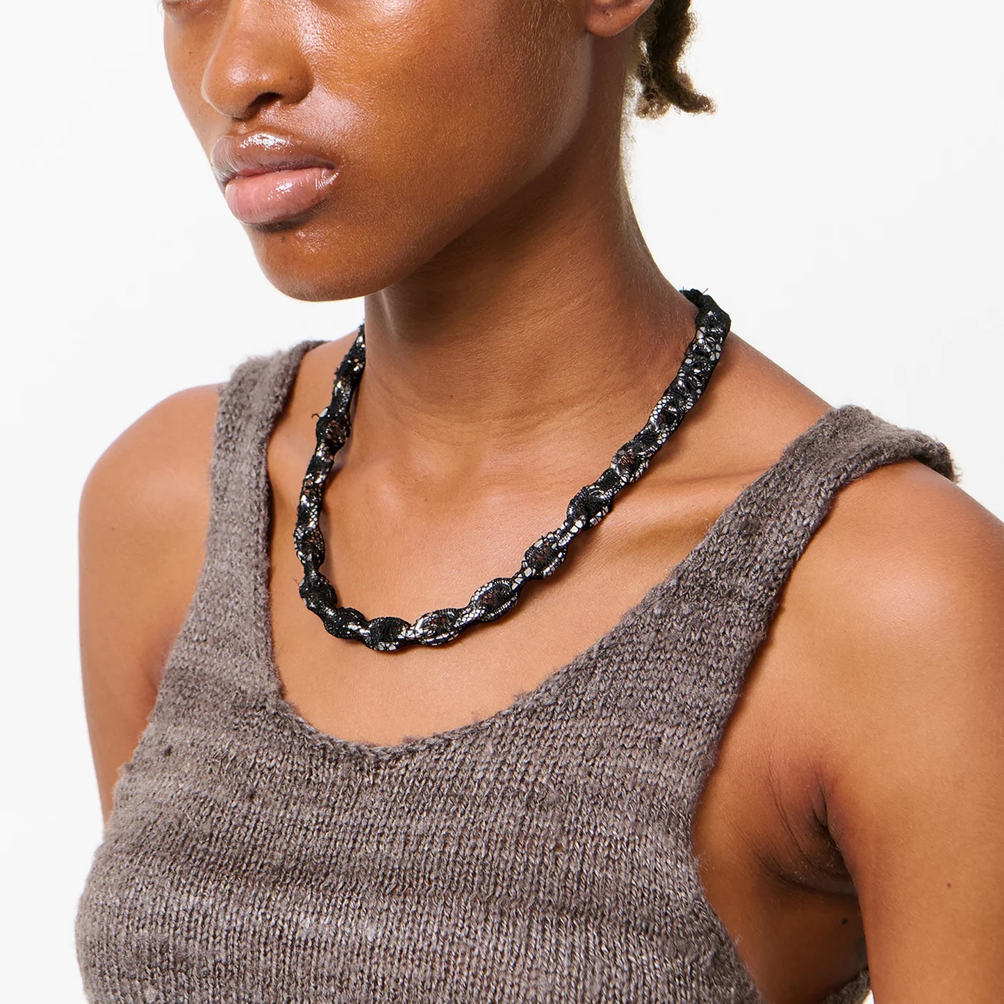 
                  
                    LACE LADON
                  
                