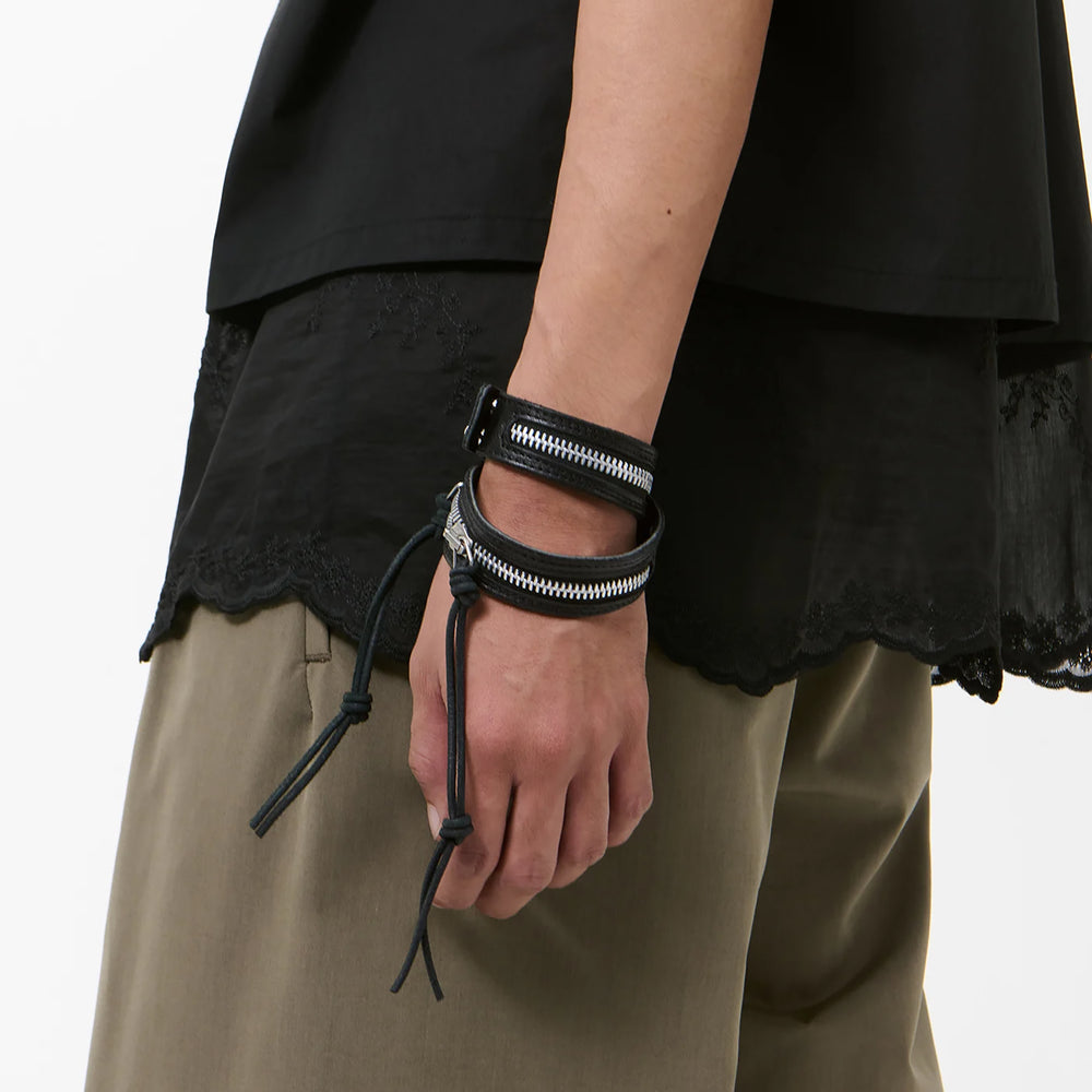 ZIPPED CHOKER – OBLIGE