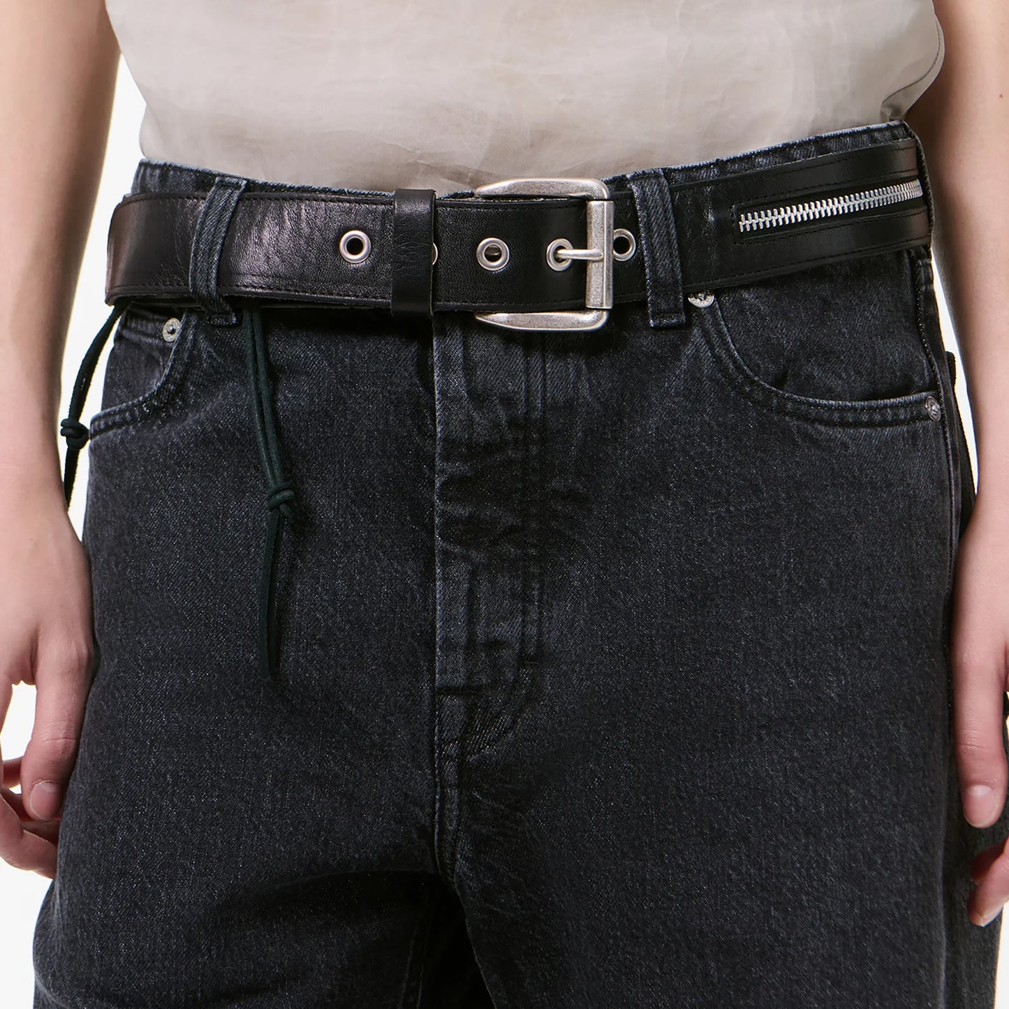 
                  
                    ZIPPED BELT
                  
                