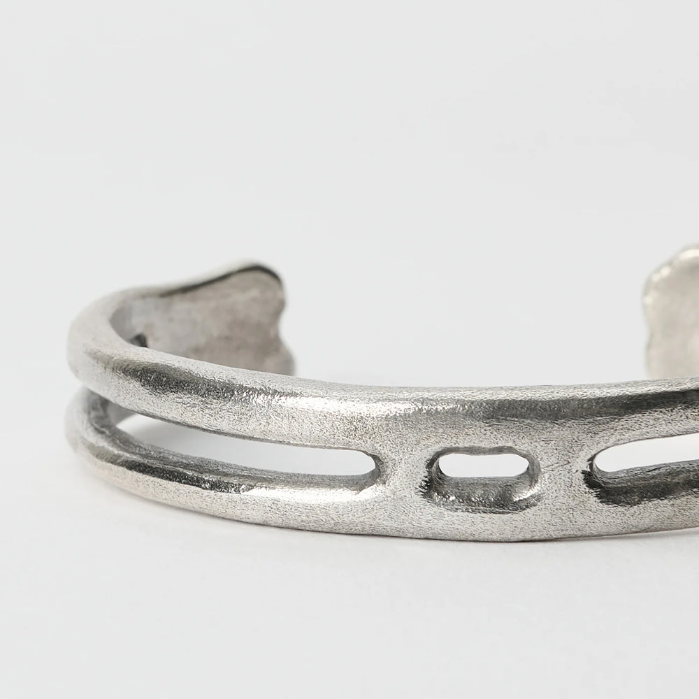 KNOCHEN BANGLE – OBLIGE