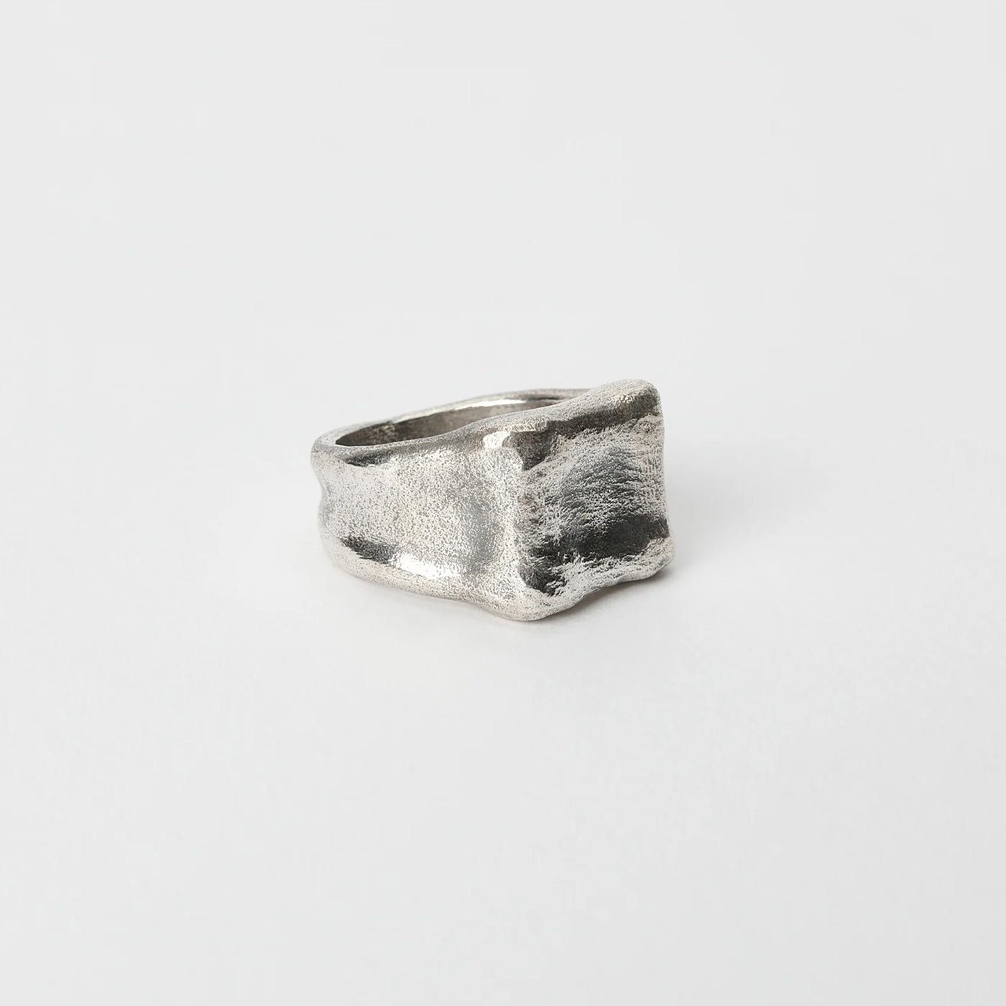 
                  
                    KNOCHEN RING
                  
                