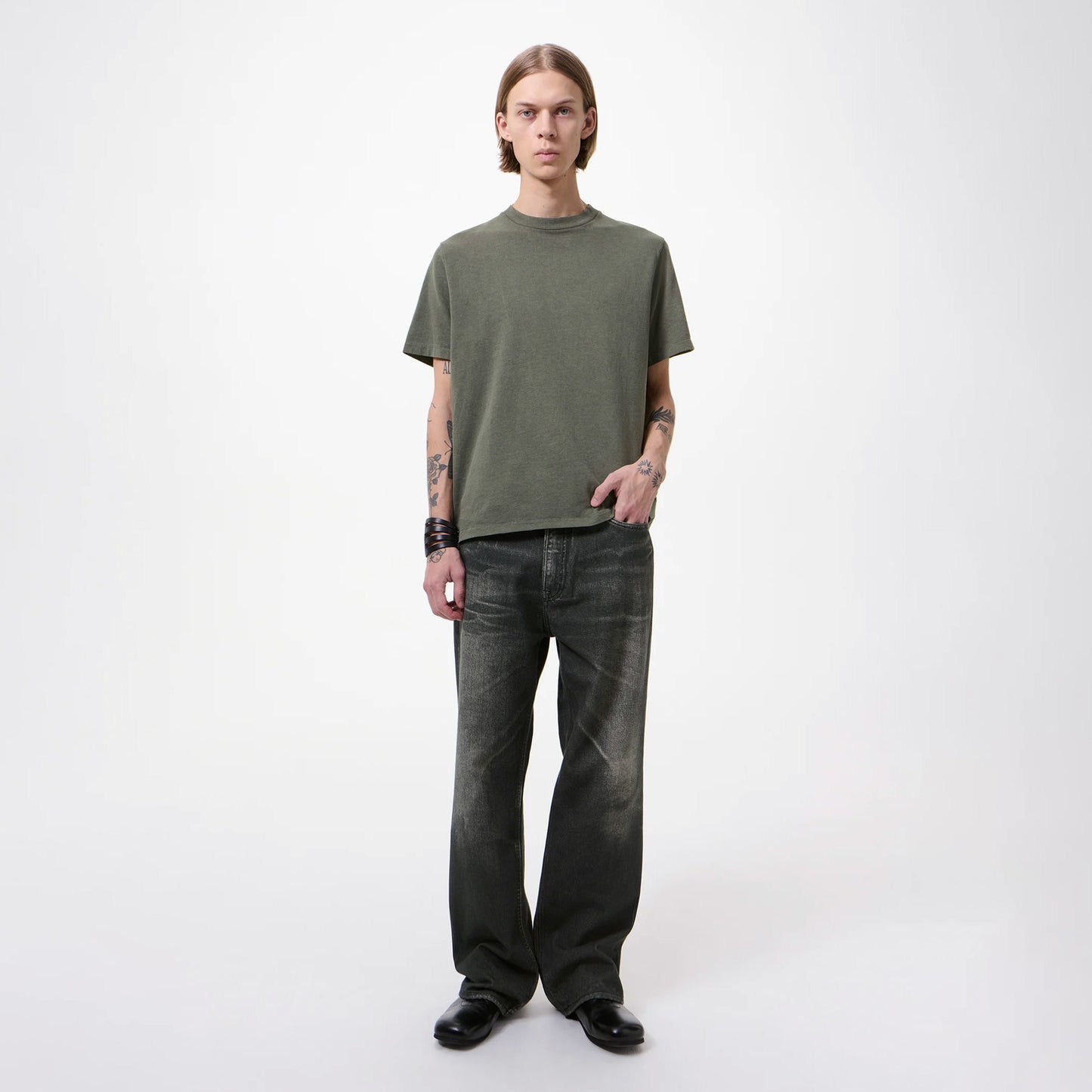 
                  
                    BOX T-SHIRT
                  
                