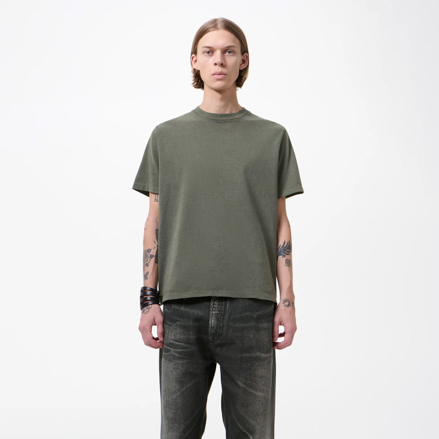 
                  
                    BOX T-SHIRT
                  
                