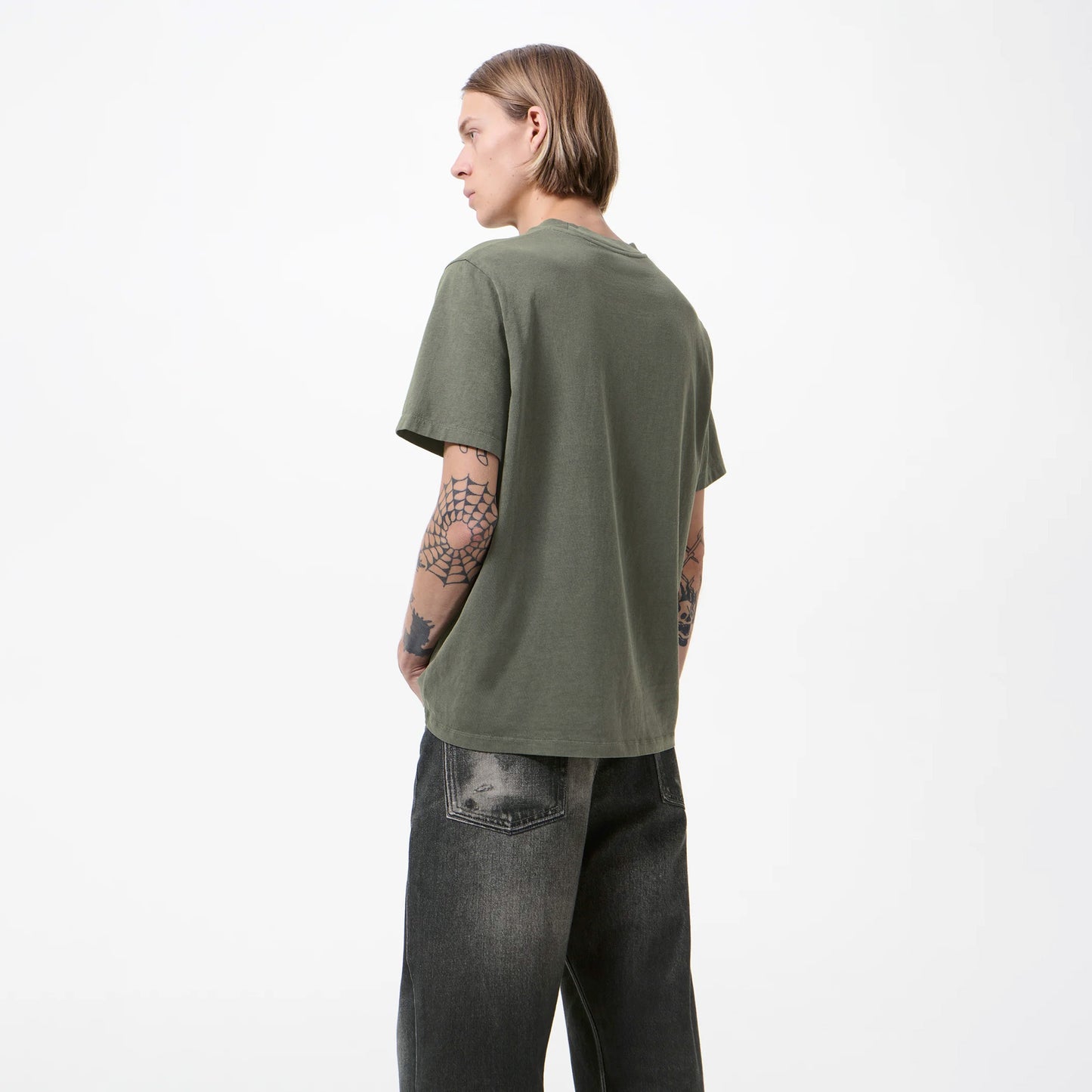 
                  
                    BOX T-SHIRT
                  
                