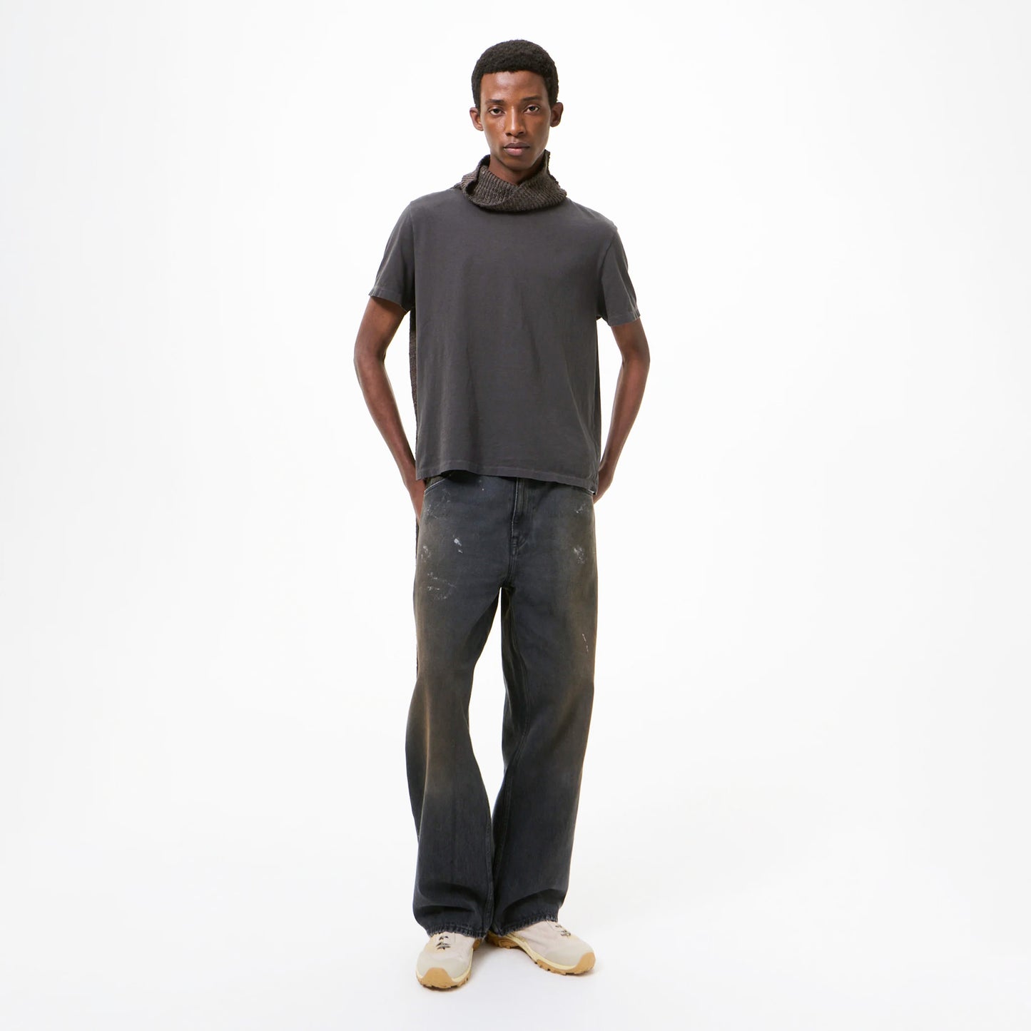 
                  
                    BOX T-SHIRT
                  
                