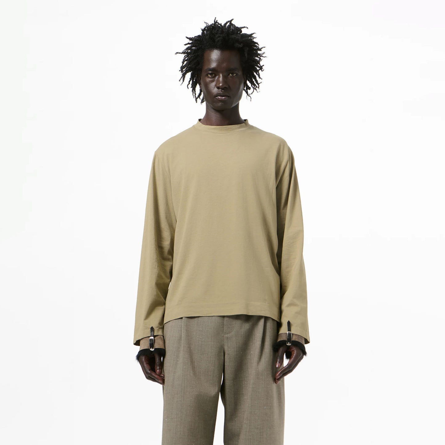 
                  
                    BOX LONGSLEEVE
                  
                