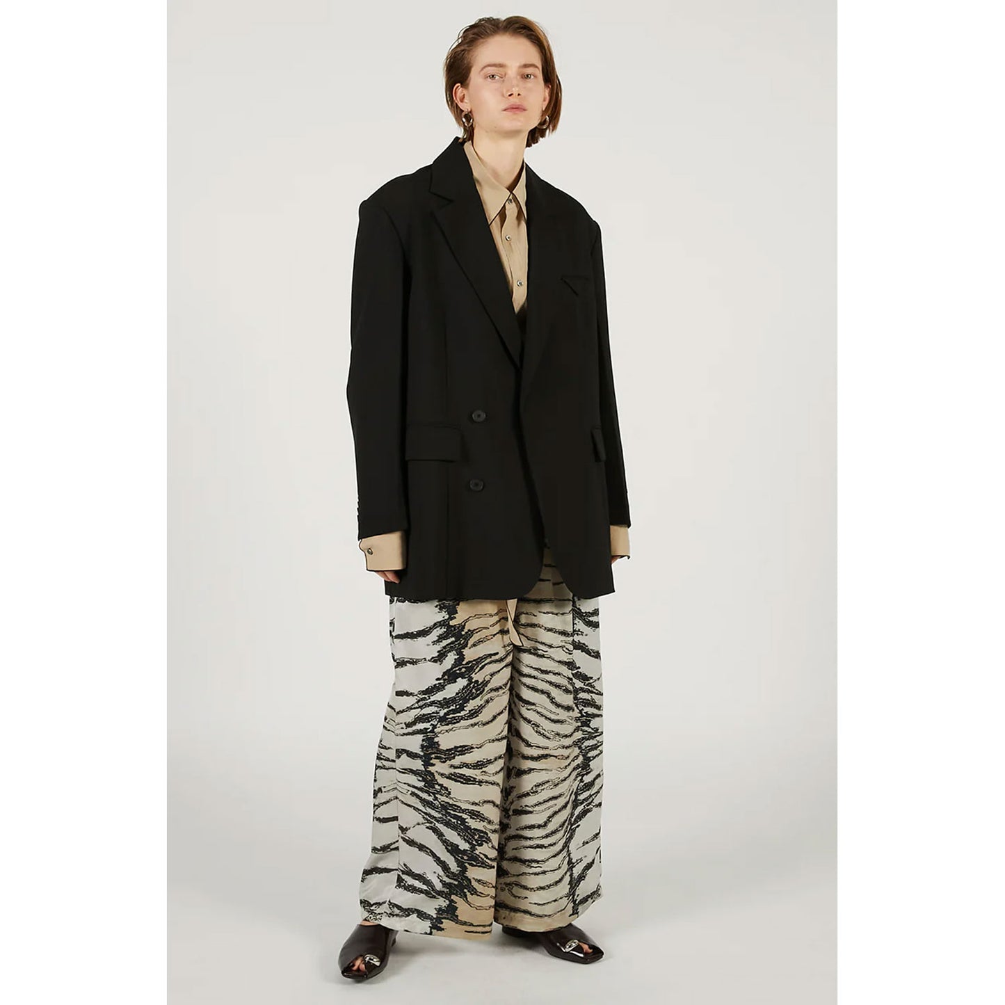 
                  
                    High Twist Wool Jacket-G.BGE-
                  
                