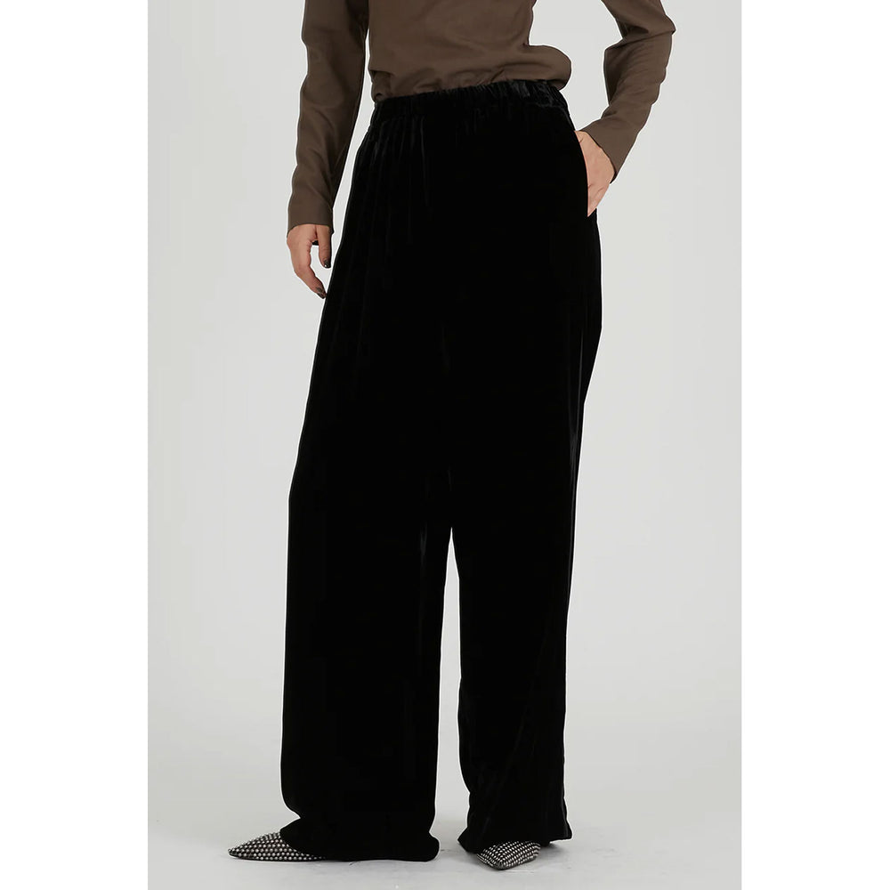 
                  
                    Velour Line Easy Pants-BLACK-
                  
                