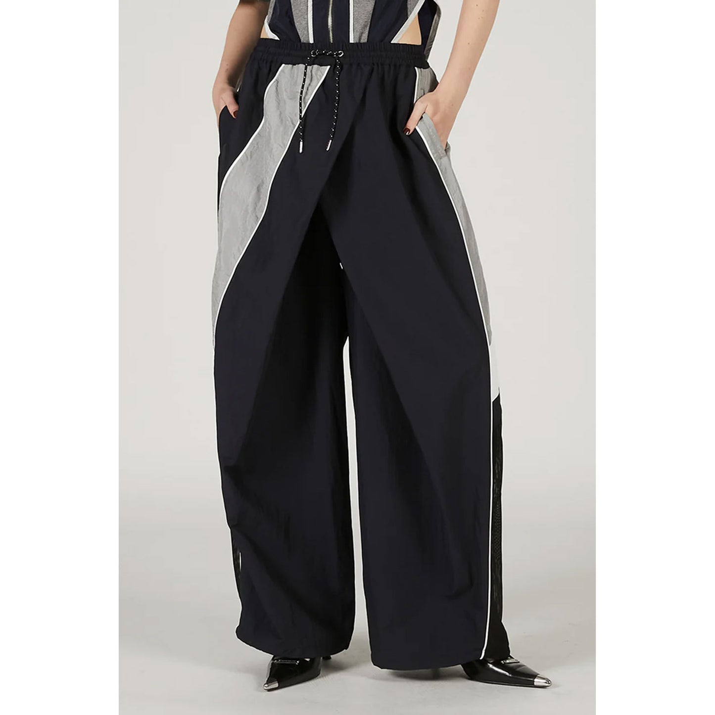 
                  
                    Deform Track Pants-NAVY-
                  
                
