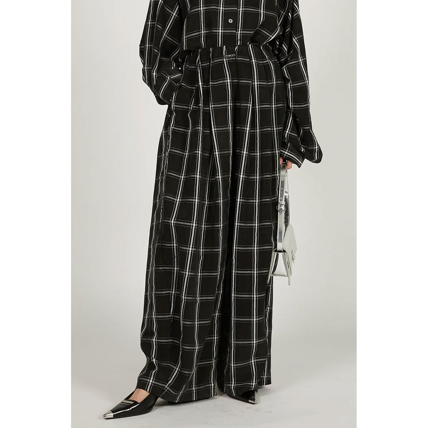 
                  
                    Satin Gathered Balloon Pants-MLTI-
                  
                