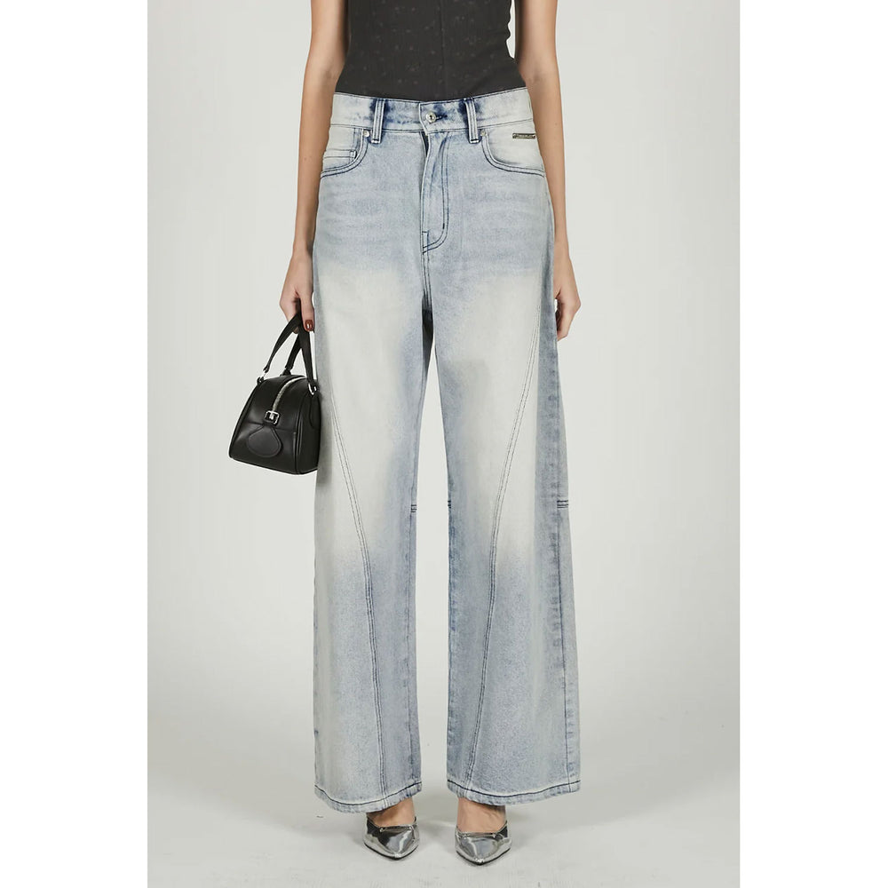 
                  
                    Curved Line Denim 2
                  
                