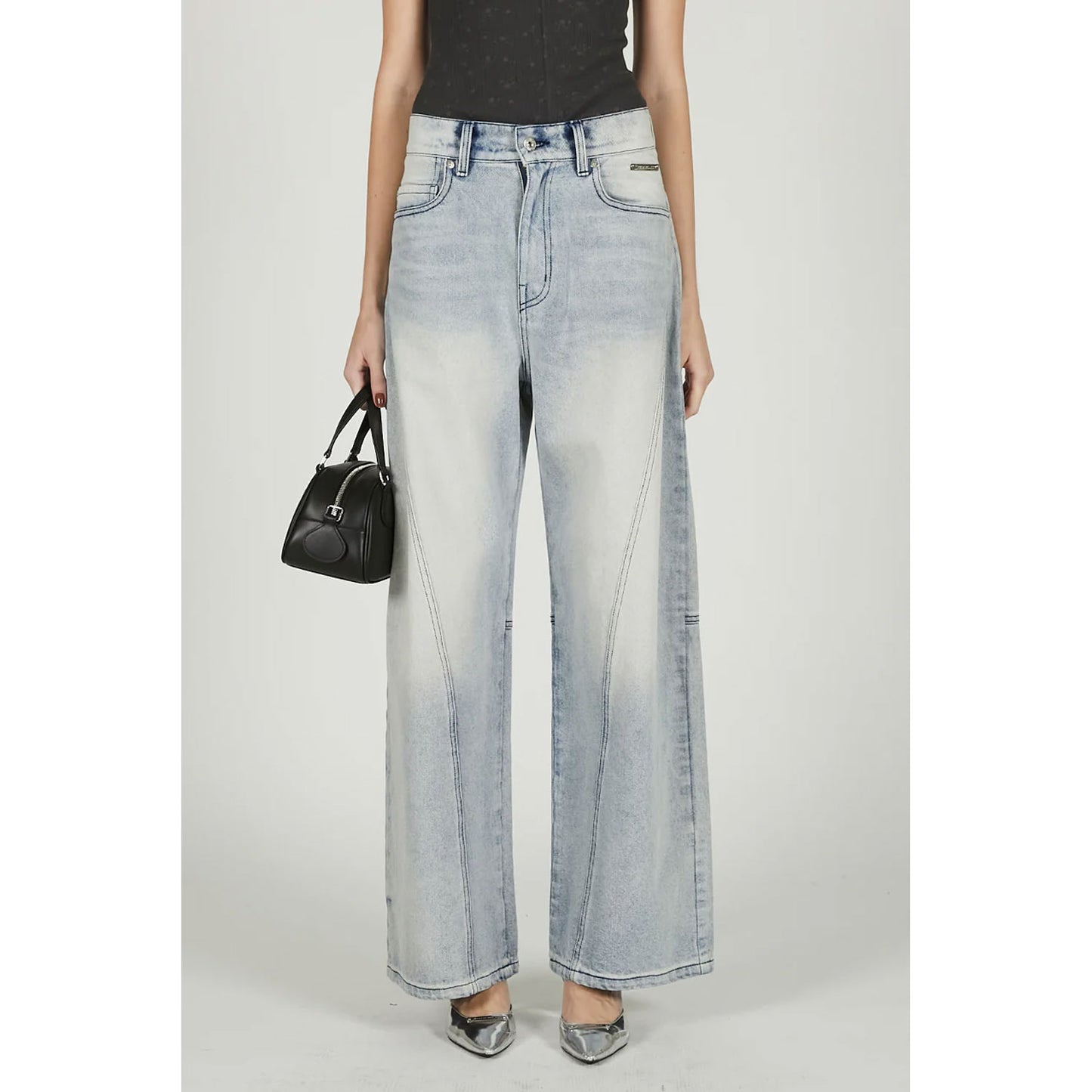 
                  
                    Curved Line Denim 2
                  
                