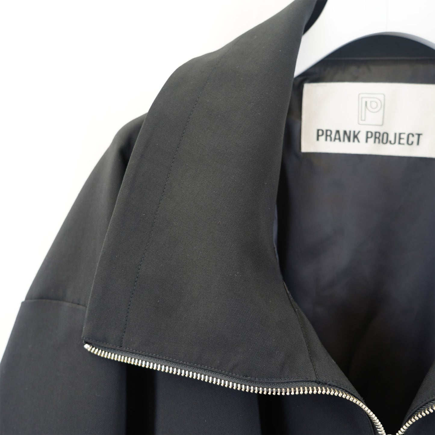 
                  
                    Volume-Tucked Form Blouson-BLACK-
                  
                