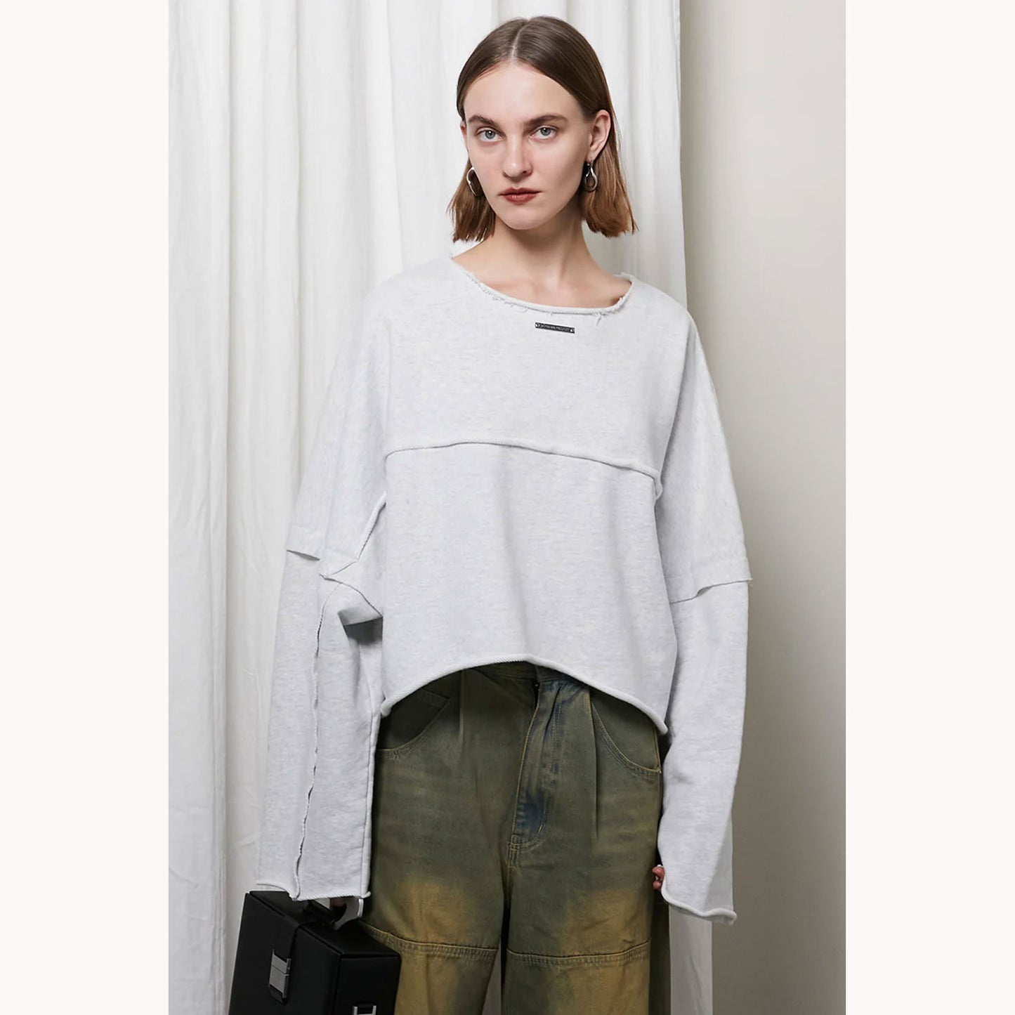 
                  
                    Wide Over Sweatshirt-IVR-
                  
                