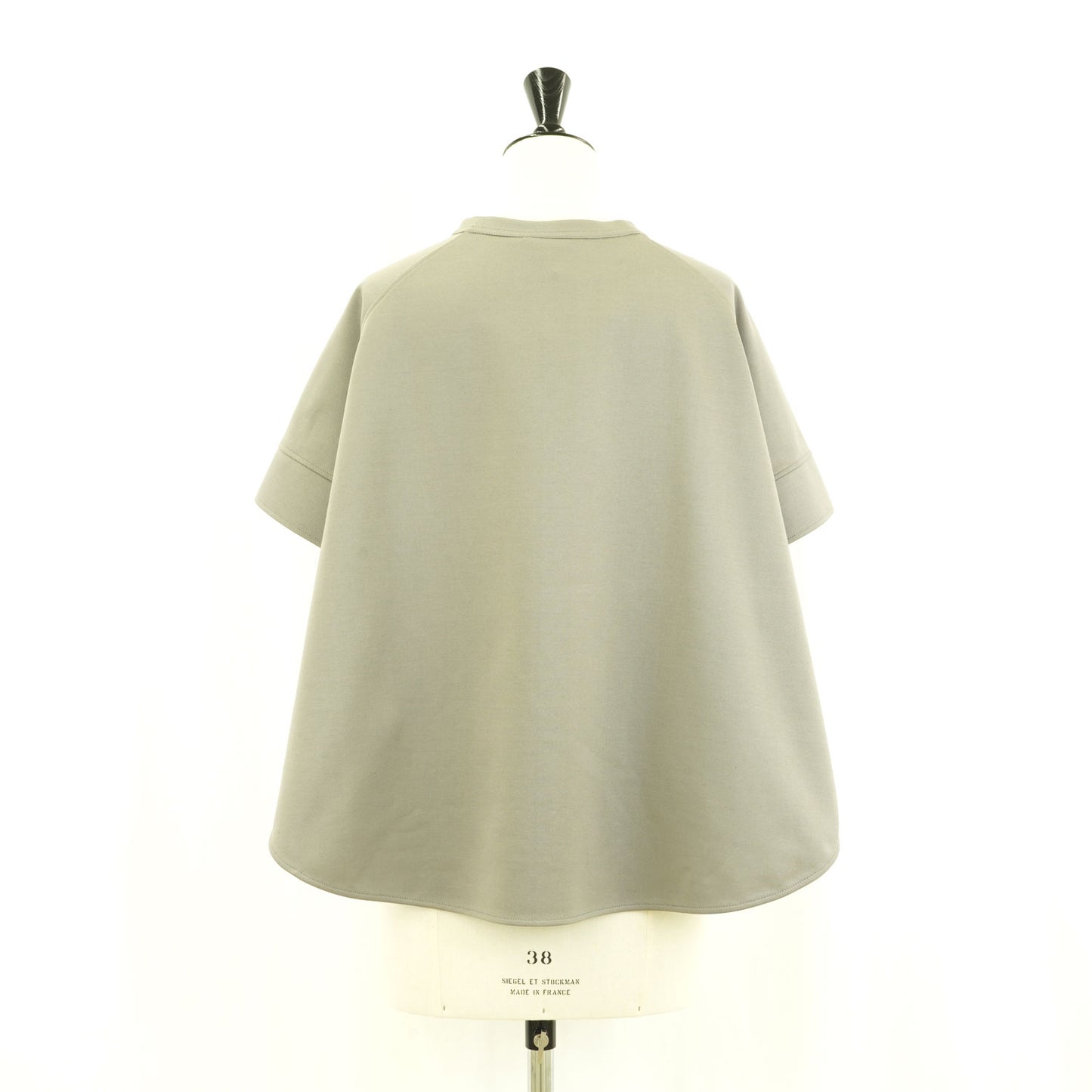 
                  
                    RERACS STRUCTURE DOUBLE FACE THE A-LINE SHORT PULOVER
                  
                