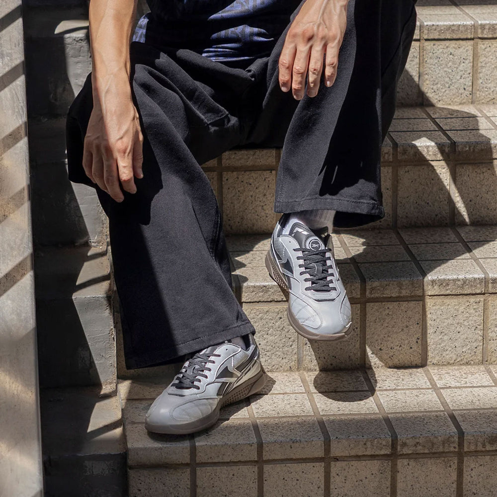 HAMMER STREET-MAT SILVER- – OBLIGE