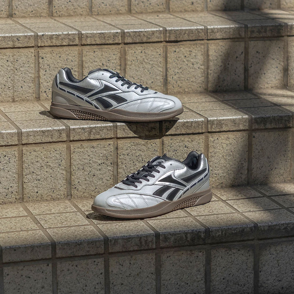 
                  
                    HAMMER STREET-MAT SILVER-
                  
                