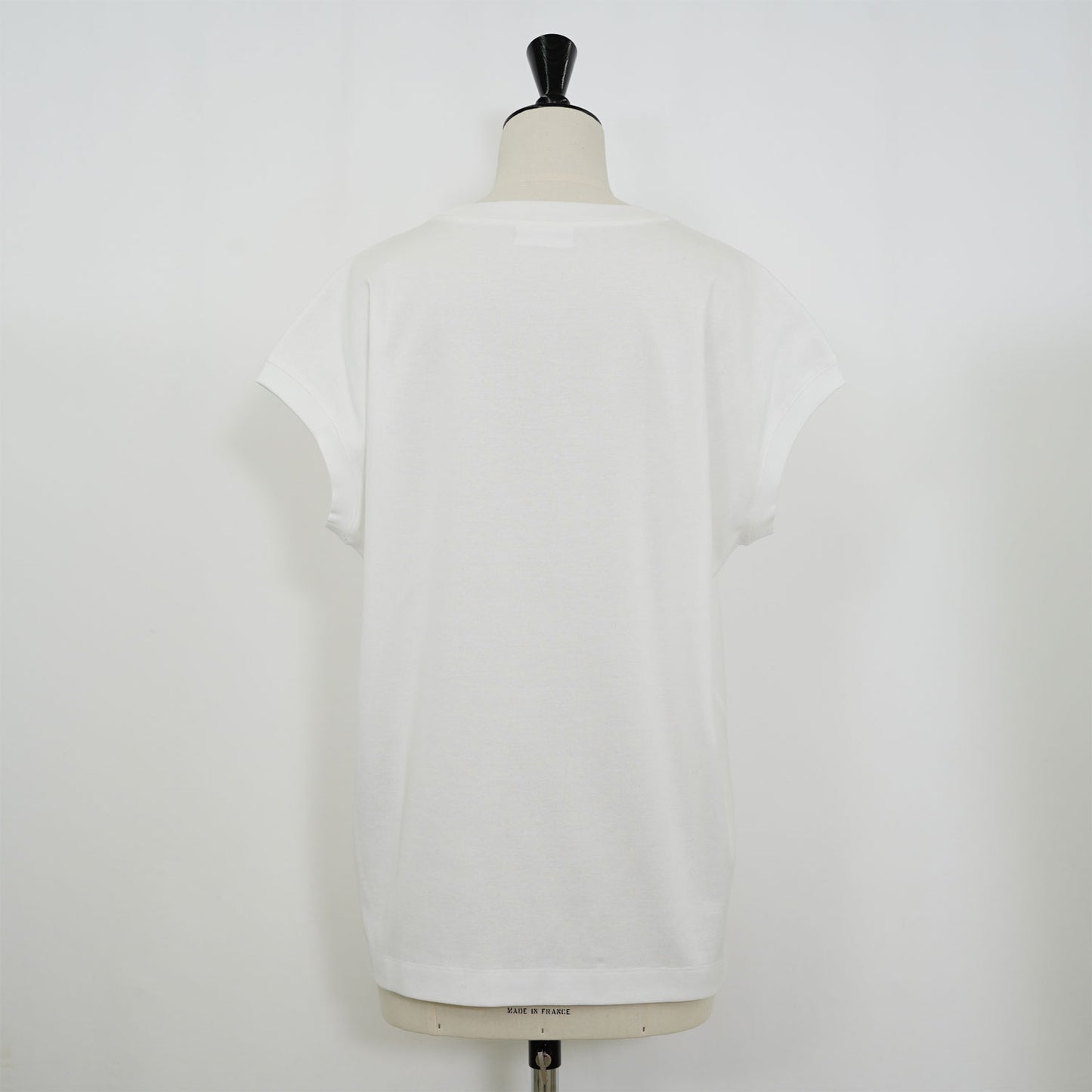 
                  
                    RERACS SLEEVELESS T-SHIRT
                  
                
