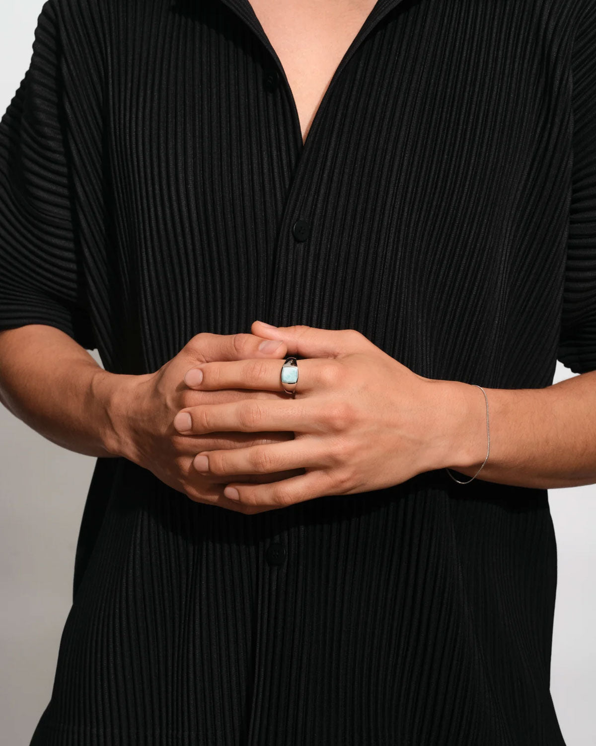 
                  
                    Kay Ring Ice Blue
                  
                