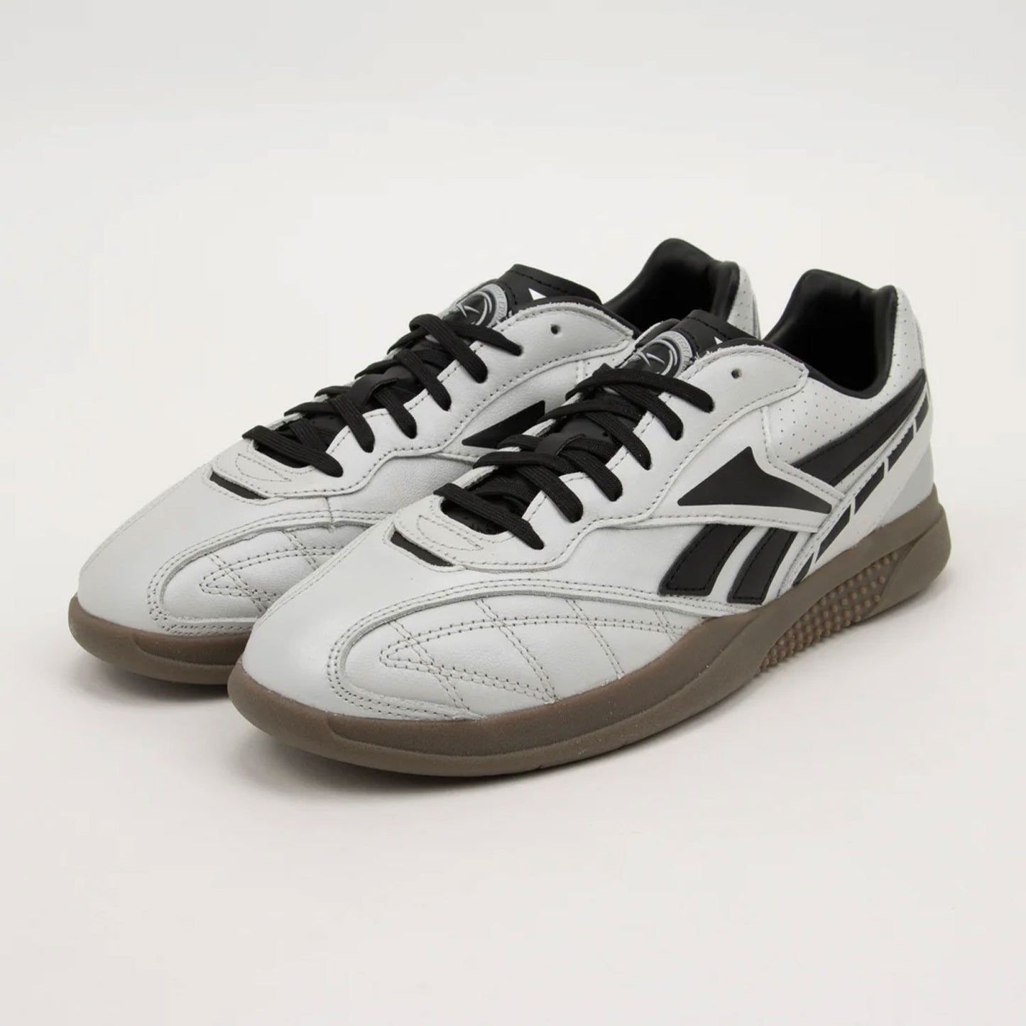 
                  
                    HAMMER STREET-MAT SILVER-
                  
                