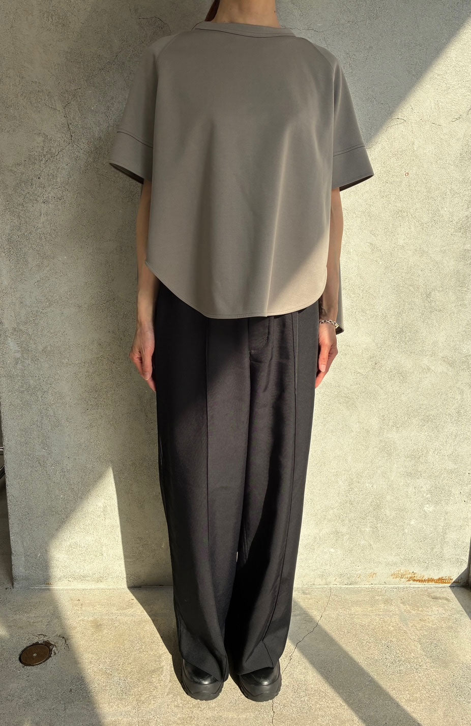 
                  
                    RERACS STRUCTURE DOUBLE FACE THE A-LINE SHORT PULOVER
                  
                