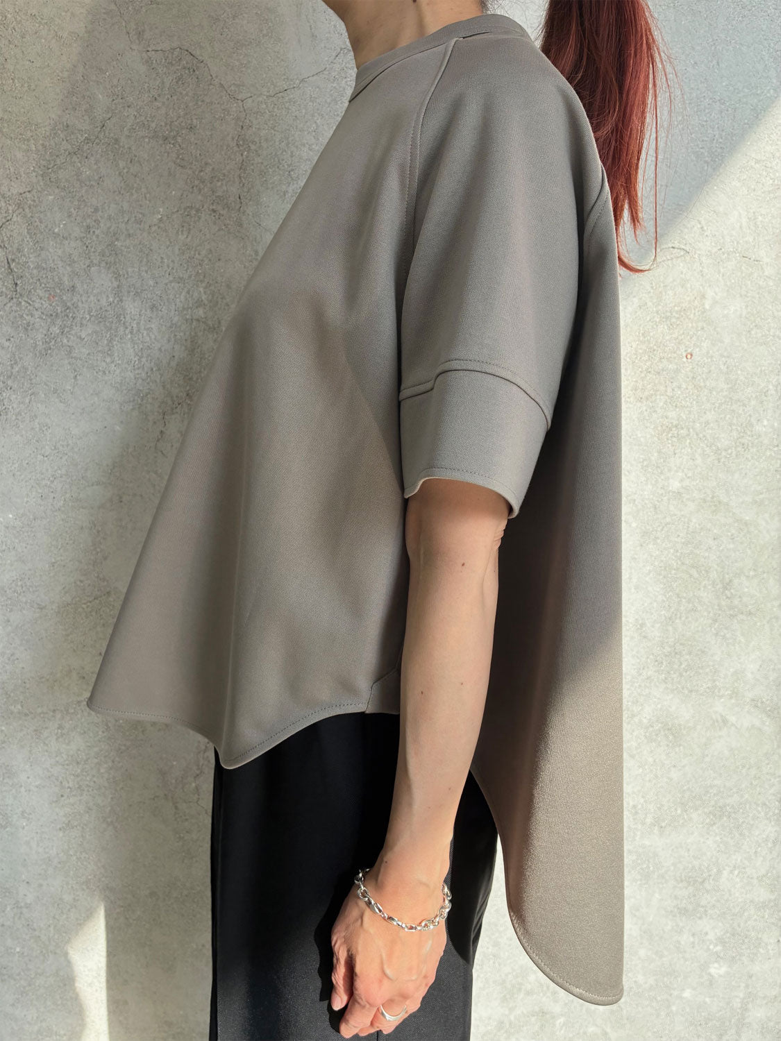
                  
                    RERACS STRUCTURE DOUBLE FACE THE A-LINE SHORT PULOVER
                  
                