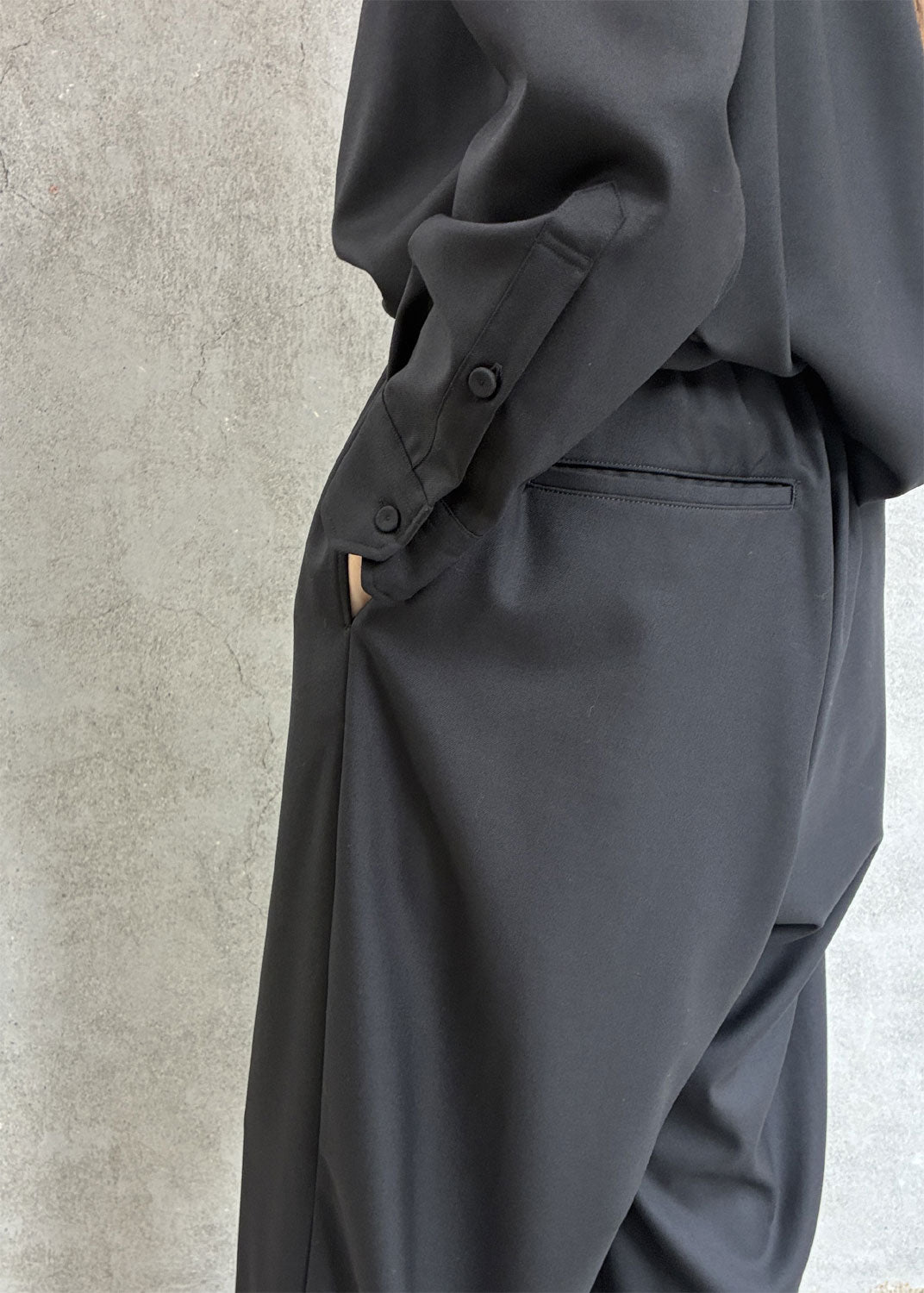 
                  
                    OVER BAGGY PANTS
                  
                