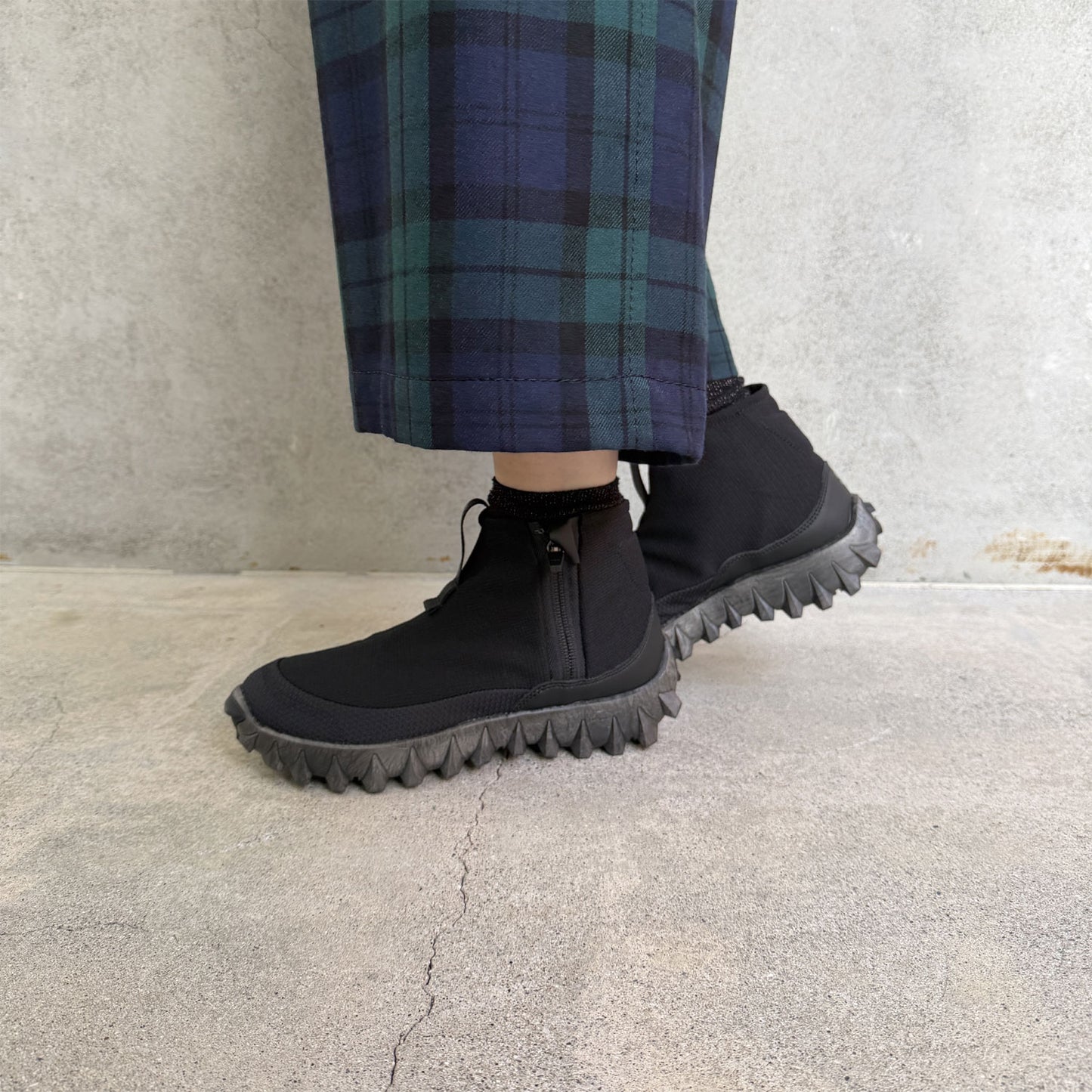 
                  
                    SNOWCLOG MID
                  
                