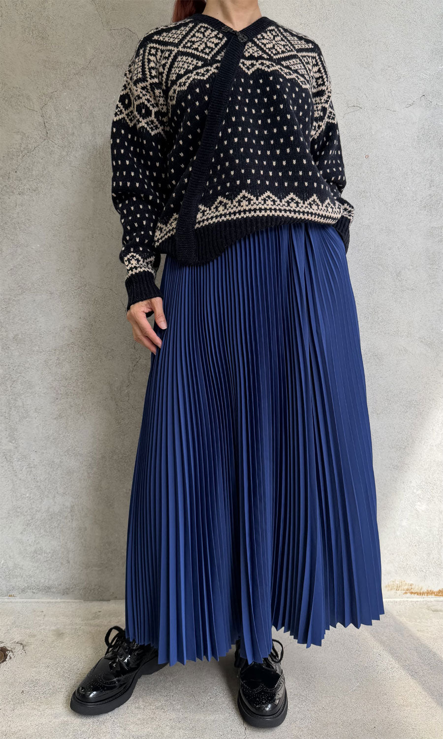 
                  
                    TAFFETA PLEATED SKIRT
                  
                