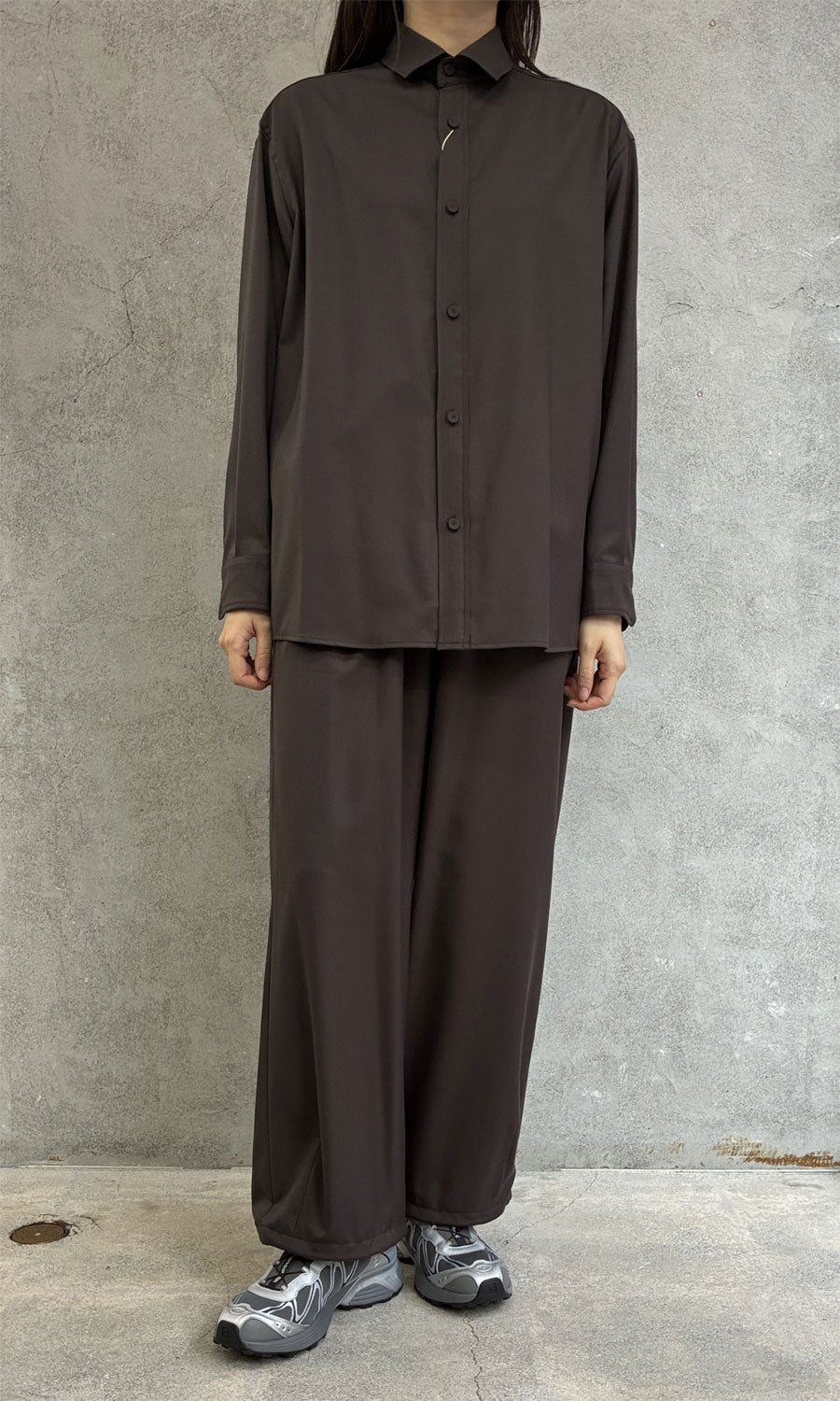 
                  
                    OVER BAGGY PANTS
                  
                