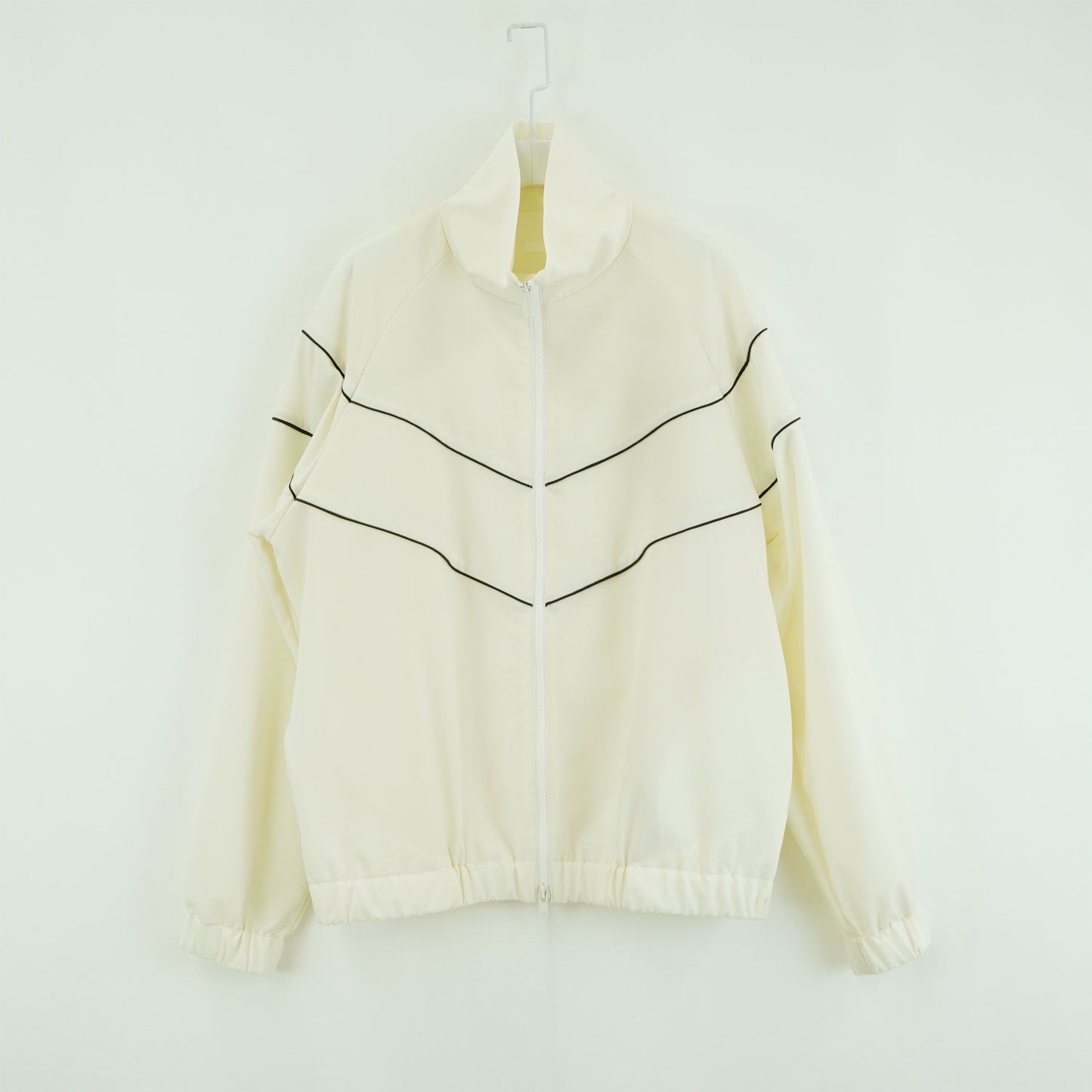 
                  
                    TRACK JACKET -WHITE-
                  
                