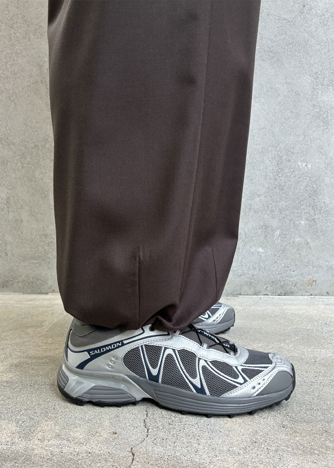 
                  
                    OVER BAGGY PANTS
                  
                