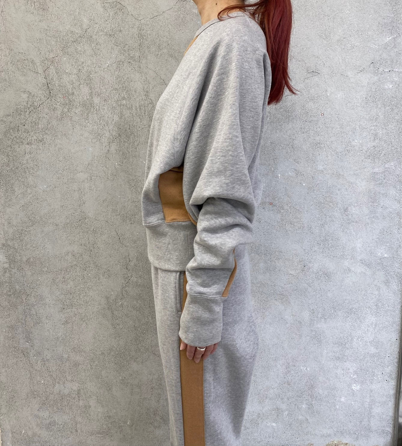 
                  
                    SLIT SLEEVE SWEAT-TAKESUMI GREY×NATURAL BROWN-
                  
                