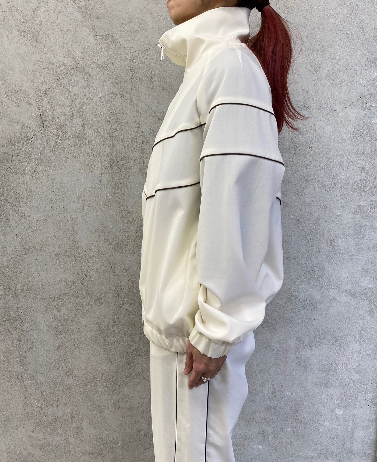 
                  
                    TRACK JACKET -WHITE-
                  
                