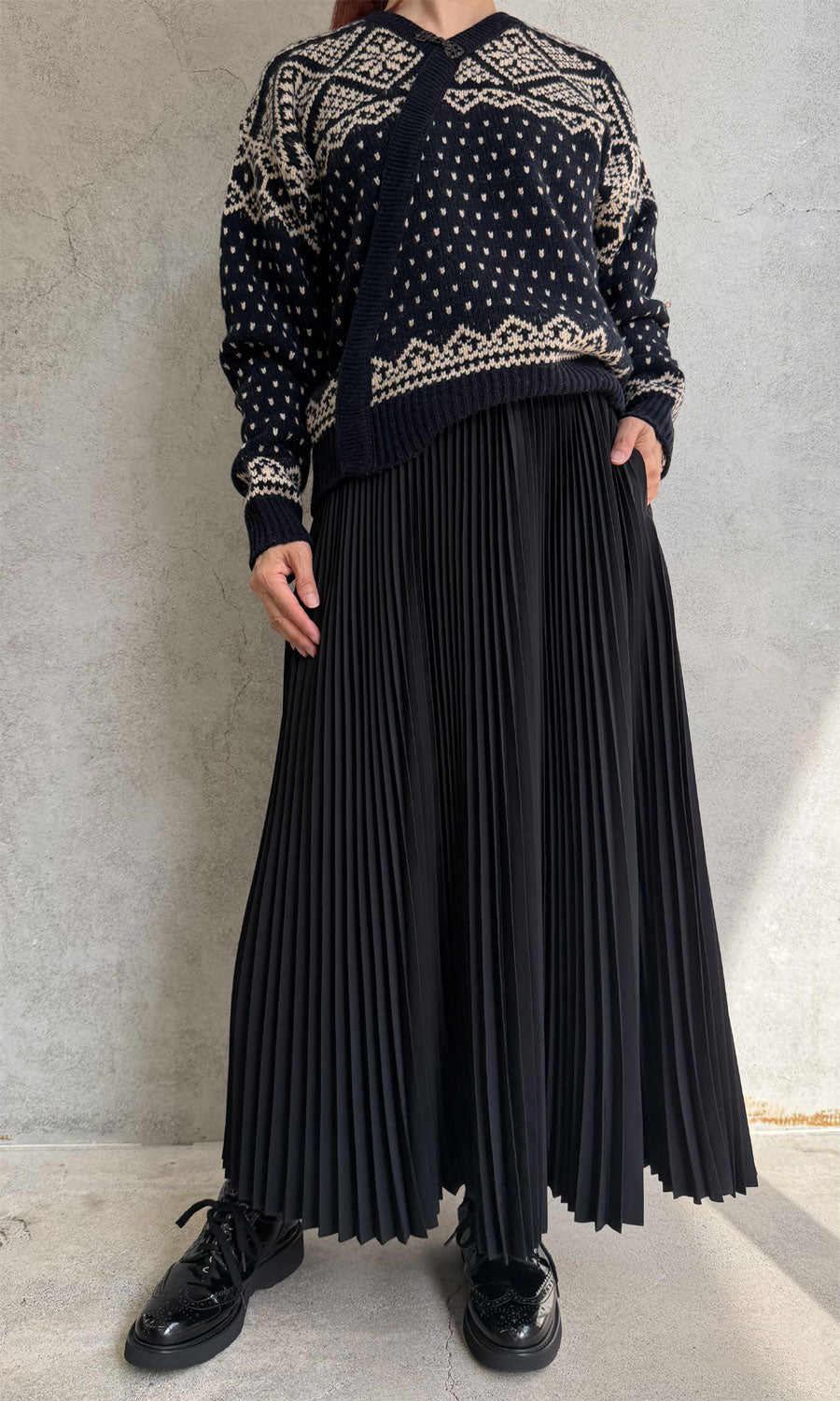 
                  
                    TAFFETA PLEATED SKIRT
                  
                