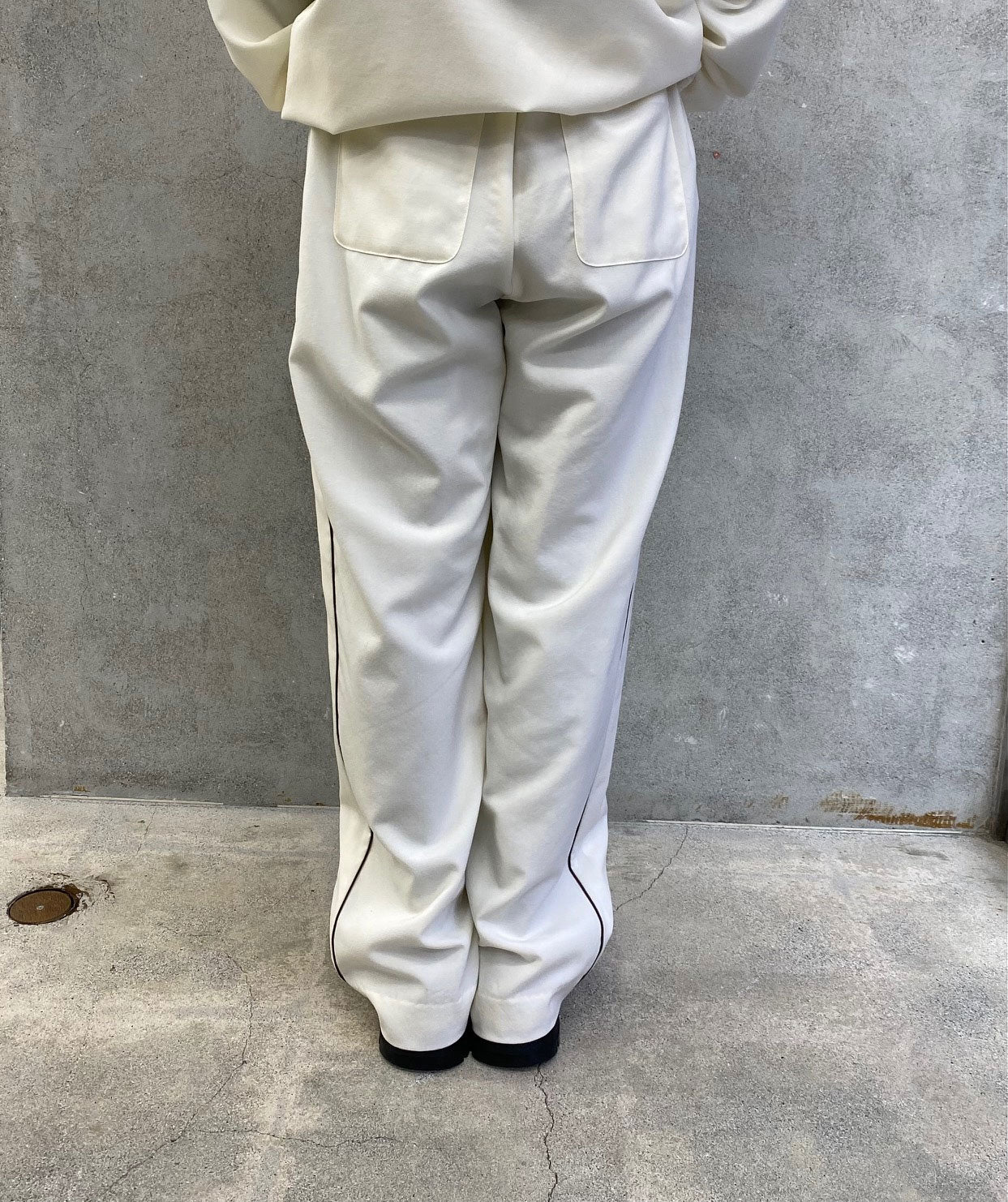 
                  
                    TRACK PANTS-WHITE-
                  
                