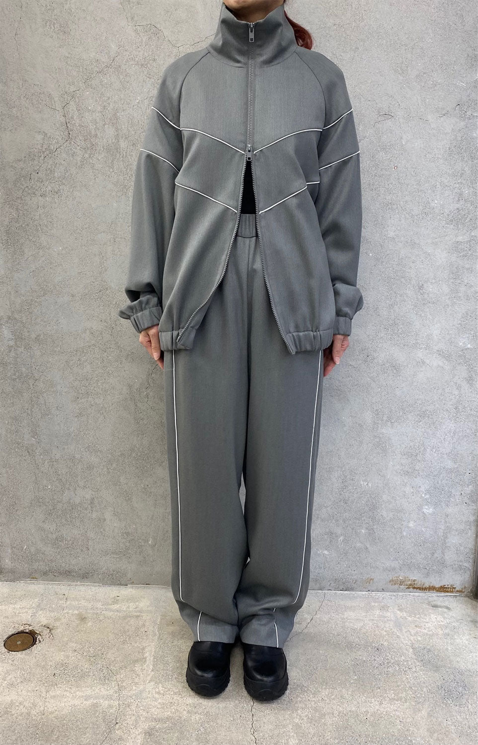 
                  
                    TRACK JACKET -GREY GREEN-
                  
                