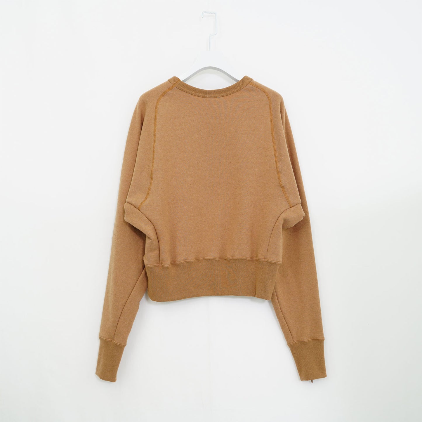 
                  
                    SLIT SLEEVE SWEAT-NATURAL BROWN-
                  
                