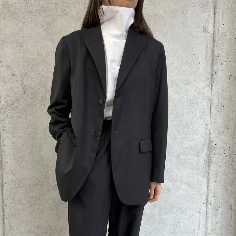 
                  
                    LONG TAILORED JACKET
                  
                